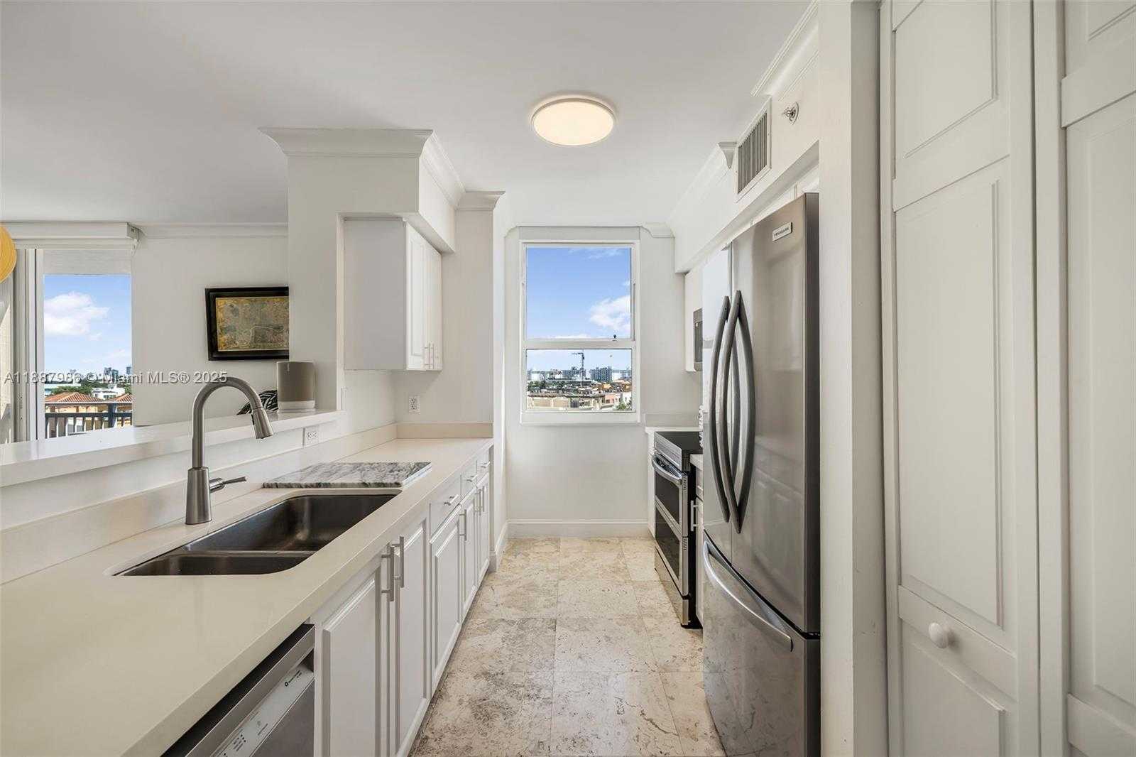 Small Image of 90 ALTON RD #811, Miami Beach Number 5