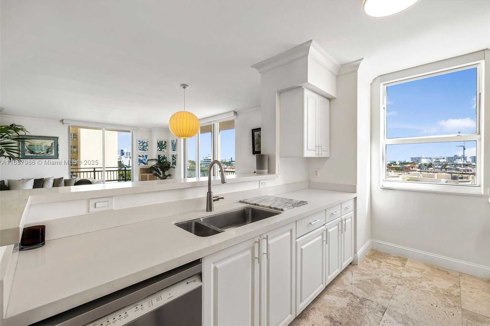 Small Image of 90 ALTON RD #811, Miami Beach Number 6