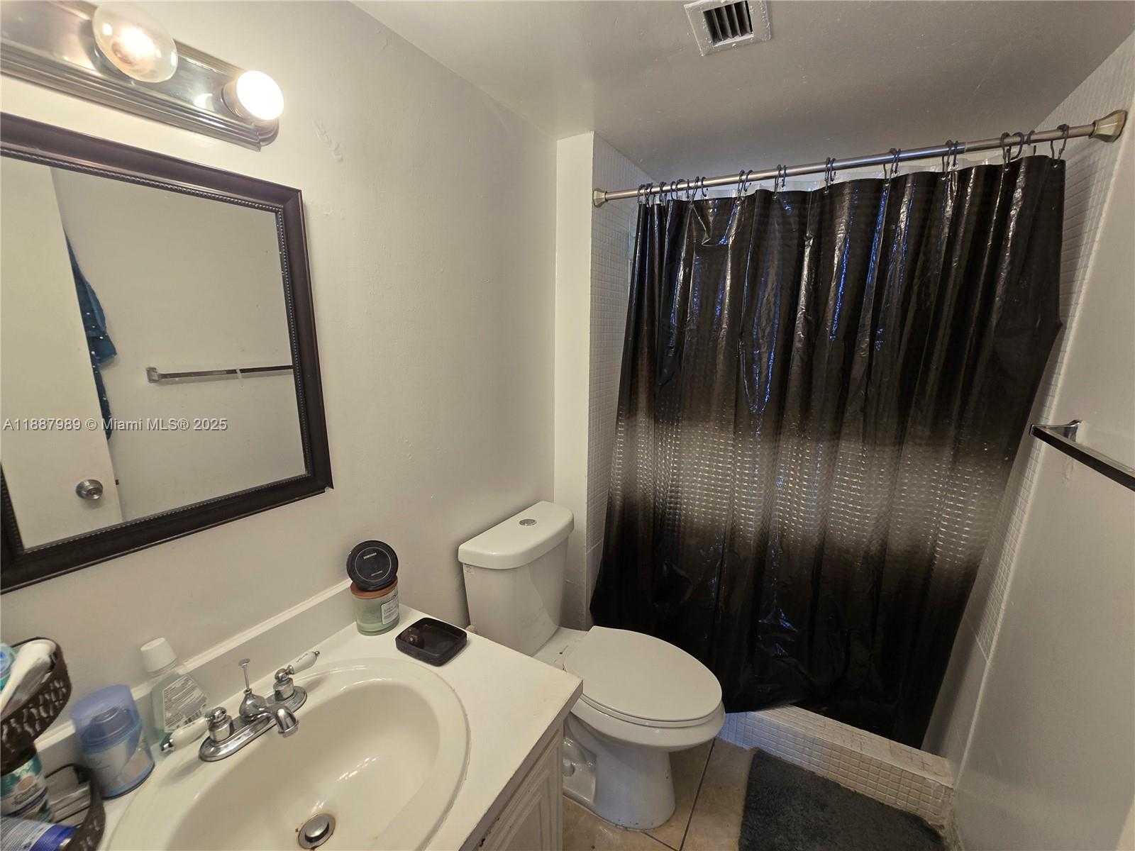 Small Image of 498 NORTH WEST 165TH ST RD #D-405, Miami Number 10