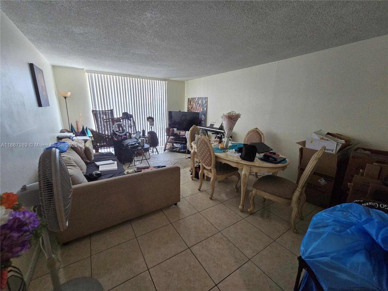 Small Image of 498 NORTH WEST 165TH ST RD #D-405, Miami Number 4