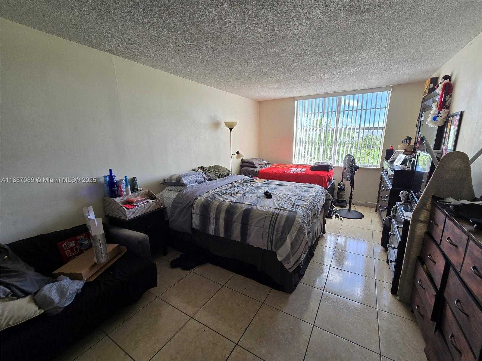 Small Image of 498 NORTH WEST 165TH ST RD #D-405, Miami Number 7