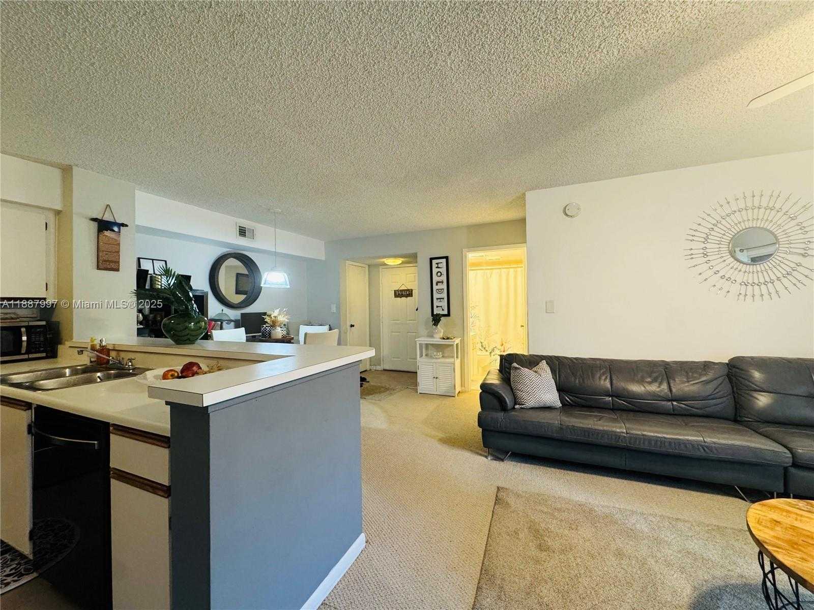 Small Image of 650 SOUTH PARK RD #26-5, Hollywood Number 4