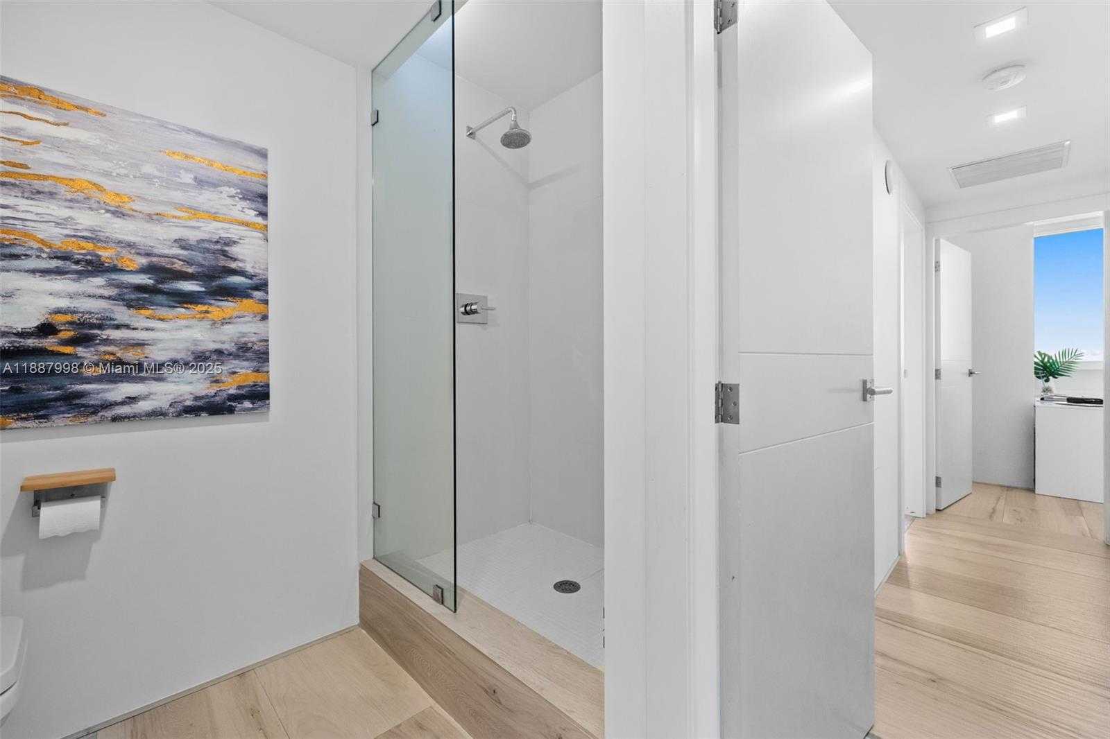 Small Image of 1330 WEST AVE #3407, Miami Beach Number 17