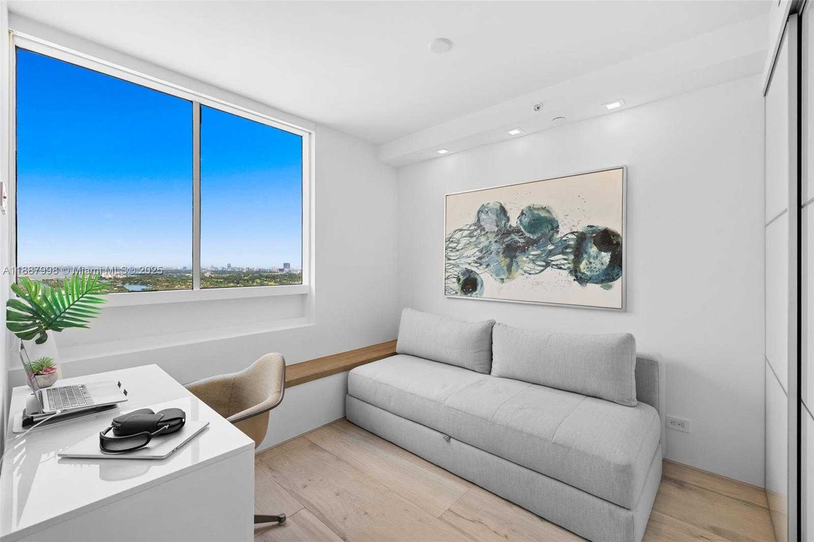 Small Image of 1330 WEST AVE #3407, Miami Beach Number 18
