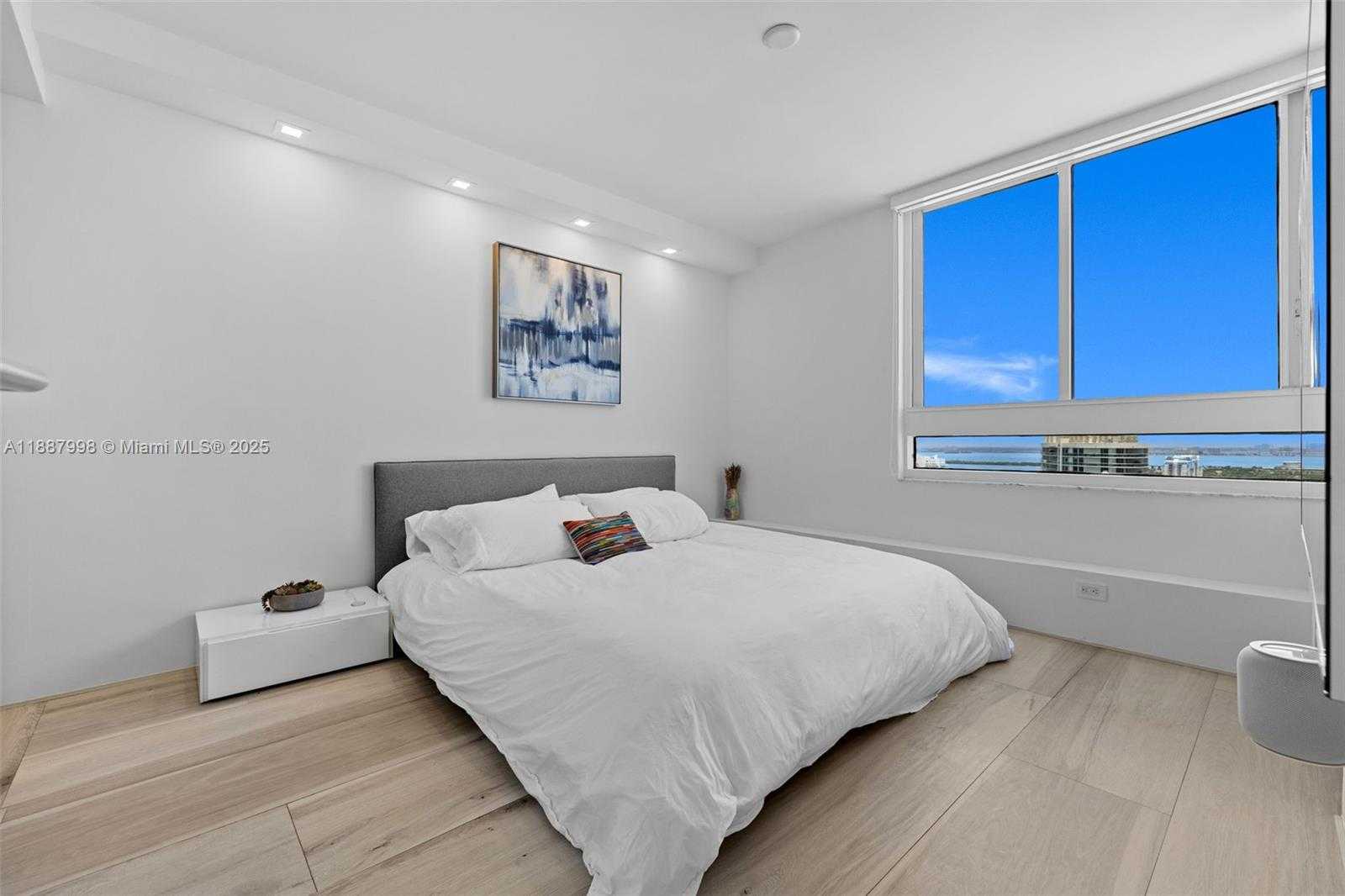 Small Image of 1330 WEST AVE #3407, Miami Beach Number 20