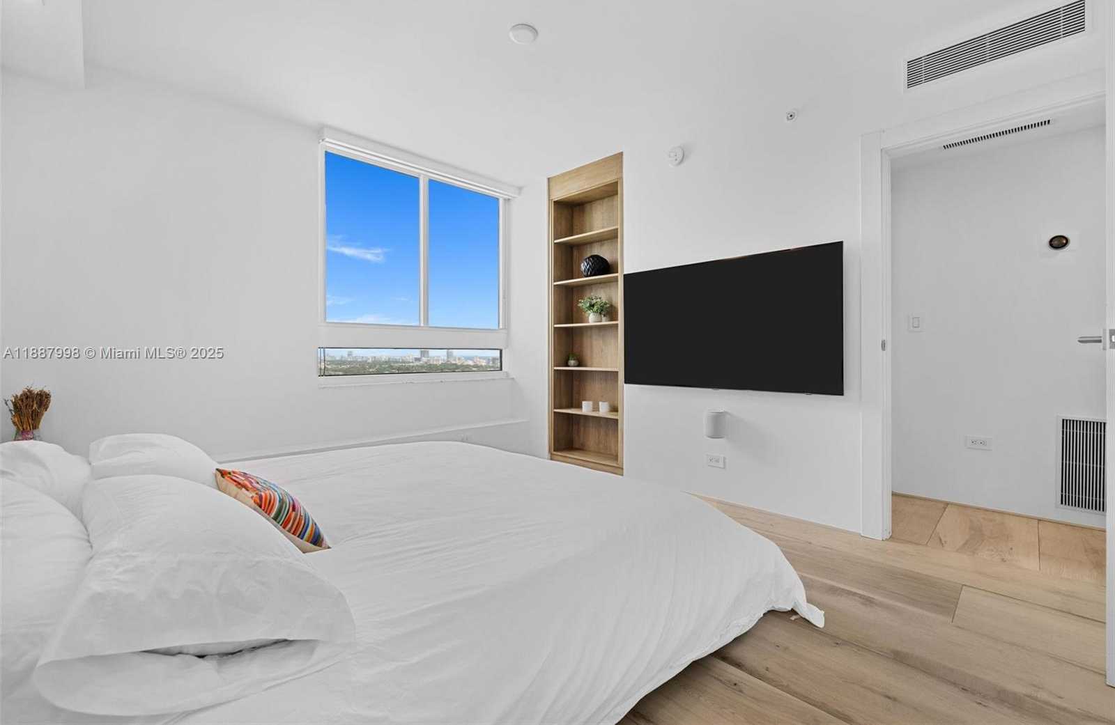 Small Image of 1330 WEST AVE #3407, Miami Beach Number 22