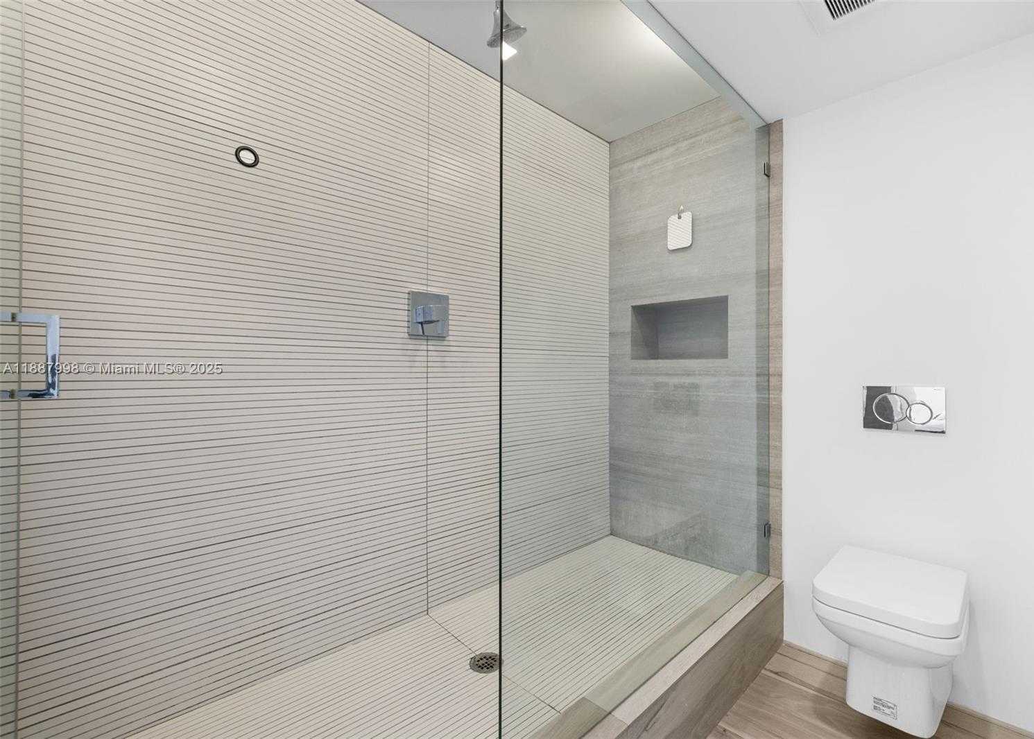 Small Image of 1330 WEST AVE #3407, Miami Beach Number 24