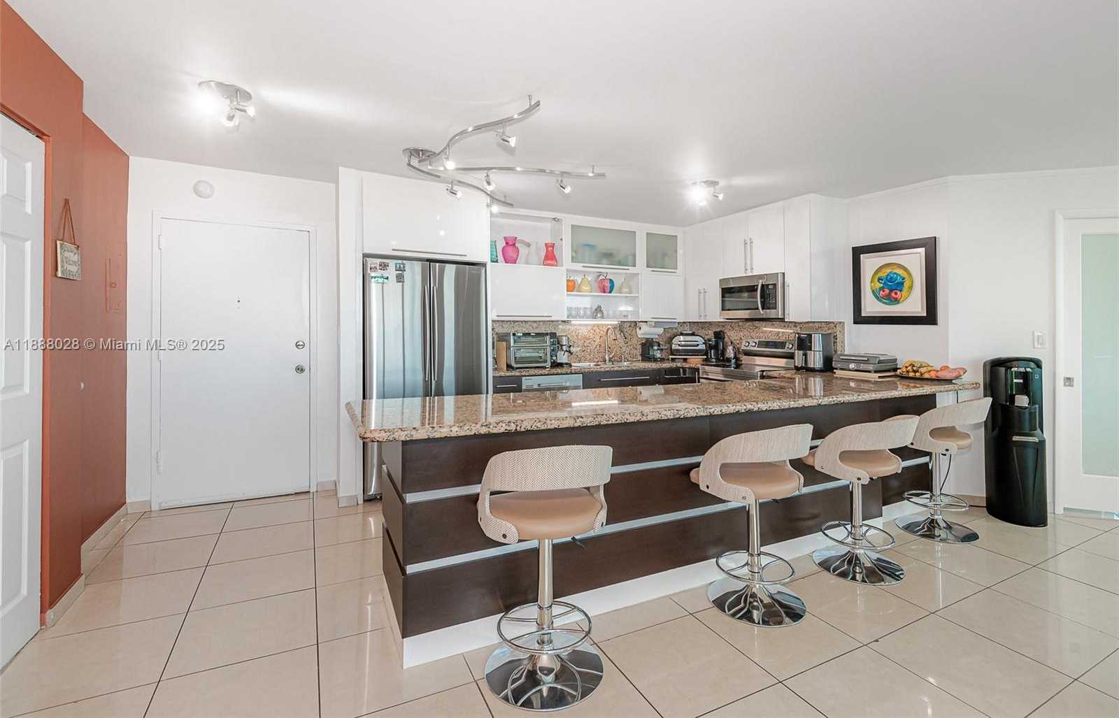 Small Image of 7135 COLLINS AVE #625, Miami Beach Number 12