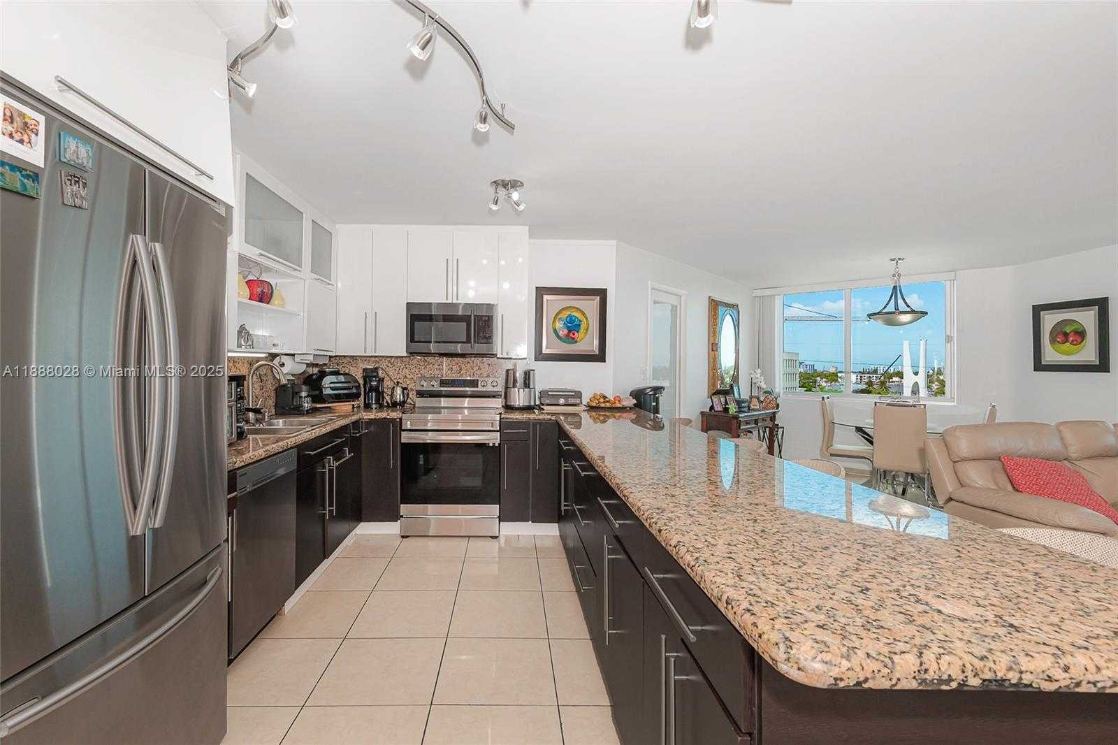 Small Image of 7135 COLLINS AVE #625, Miami Beach Number 17
