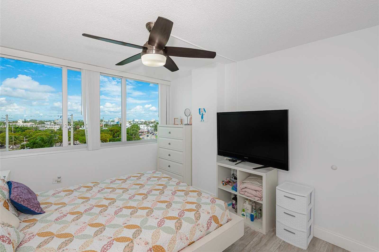 Small Image of 7135 COLLINS AVE #625, Miami Beach Number 25