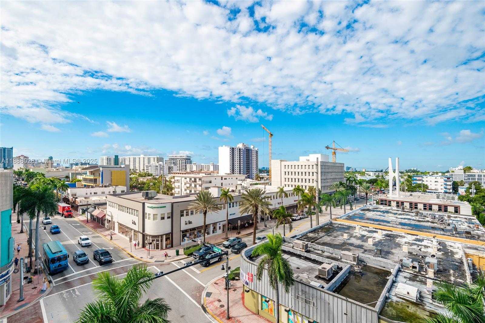 Small Image of 7135 COLLINS AVE #625, Miami Beach Number 3