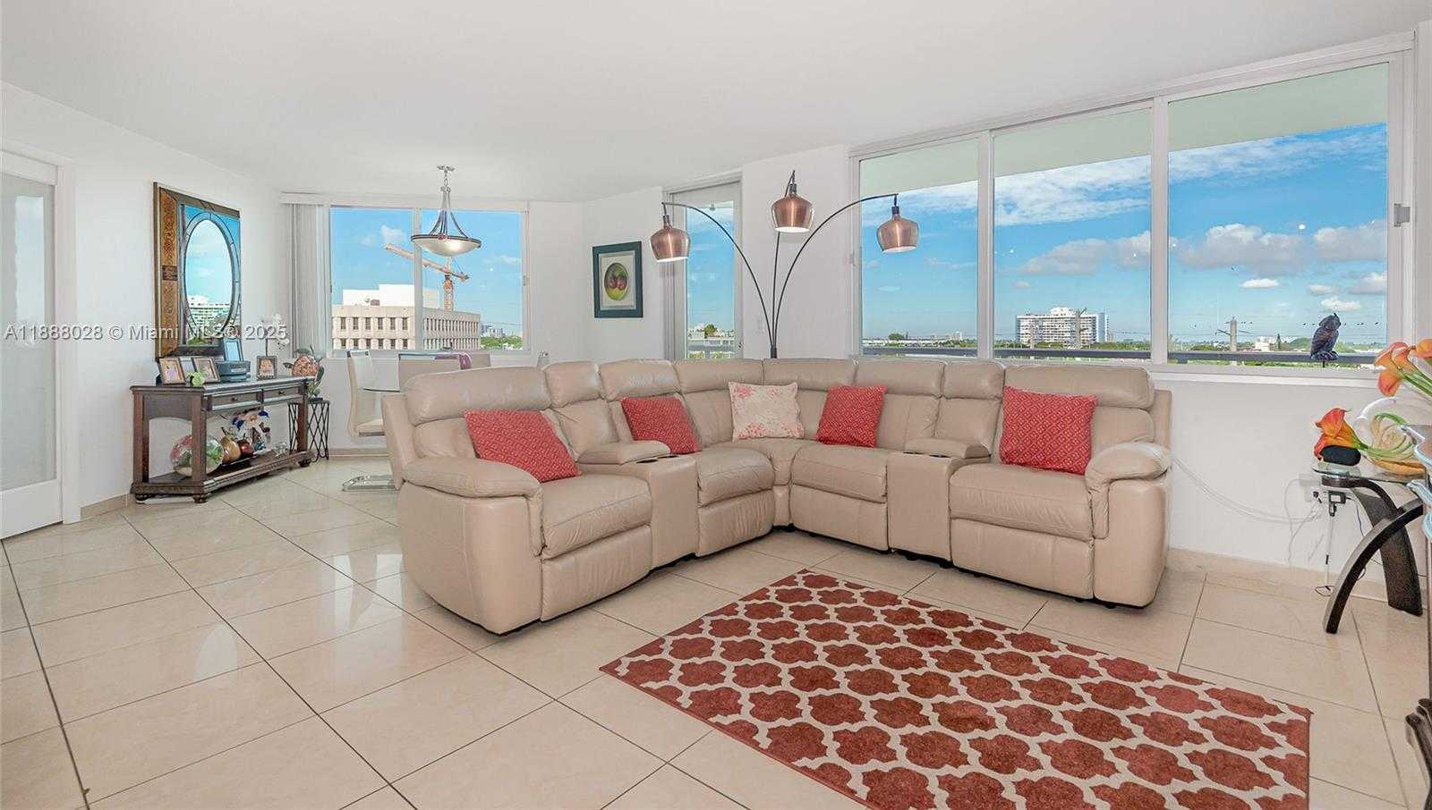 Small Image of 7135 COLLINS AVE #625, Miami Beach Number 5