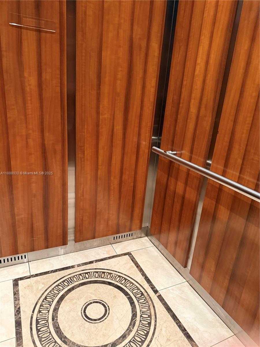 Imagen de Pequeño Objeto