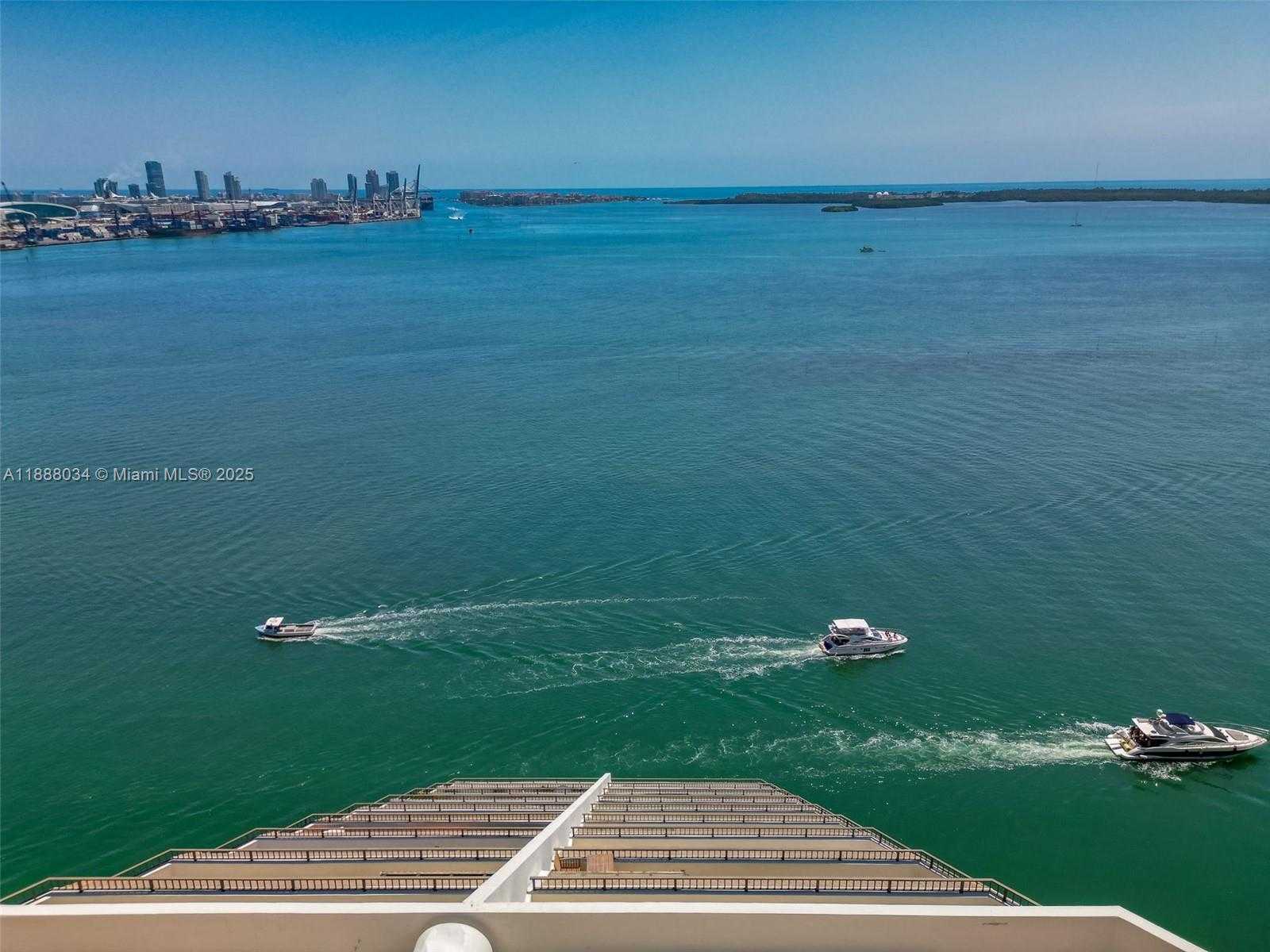 Small Image of 520 BRICKELL KEY DRIVE #UPH-03, Miami Number 4