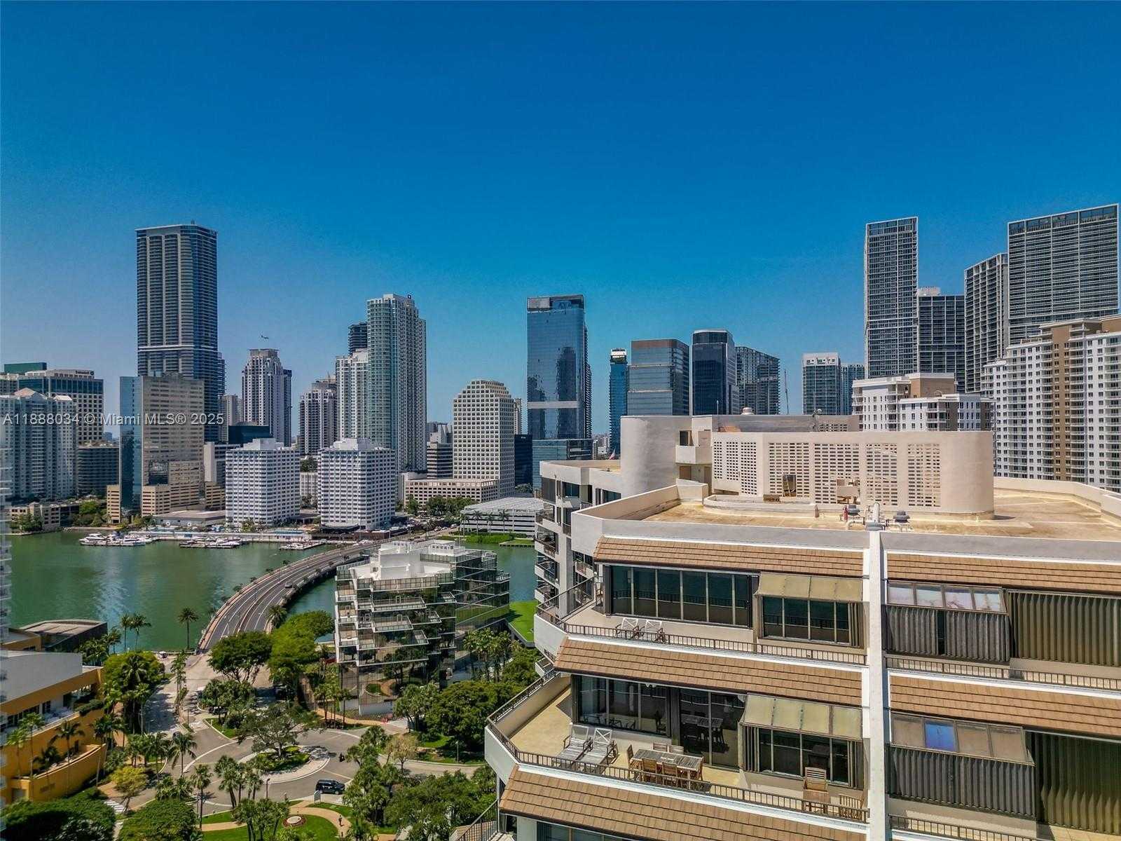 Small Image of 520 BRICKELL KEY DRIVE #UPH-03, Miami Number 6