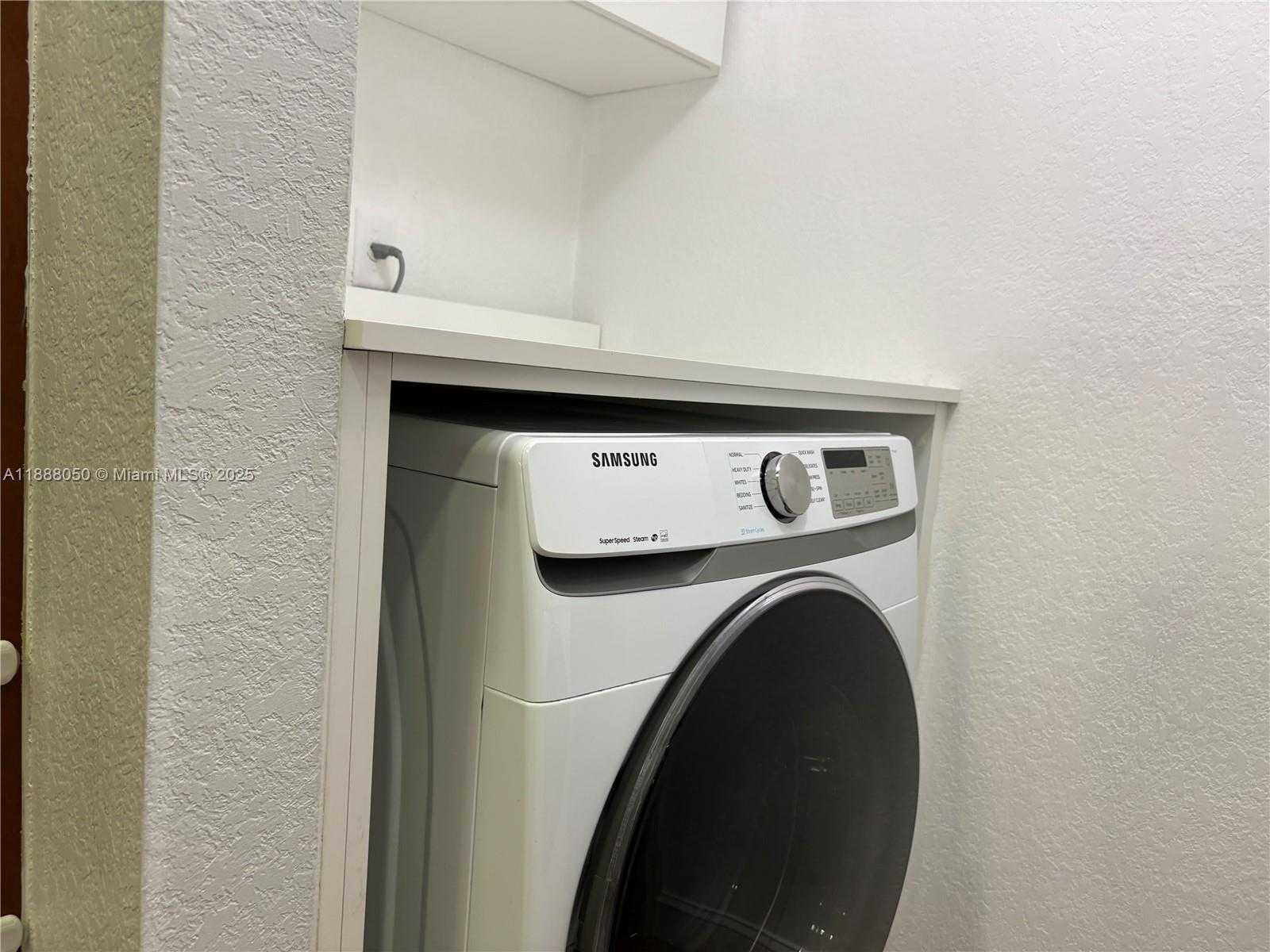Small Image of 18038 NORTH WEST 74TH CT, Hialeah Number 14