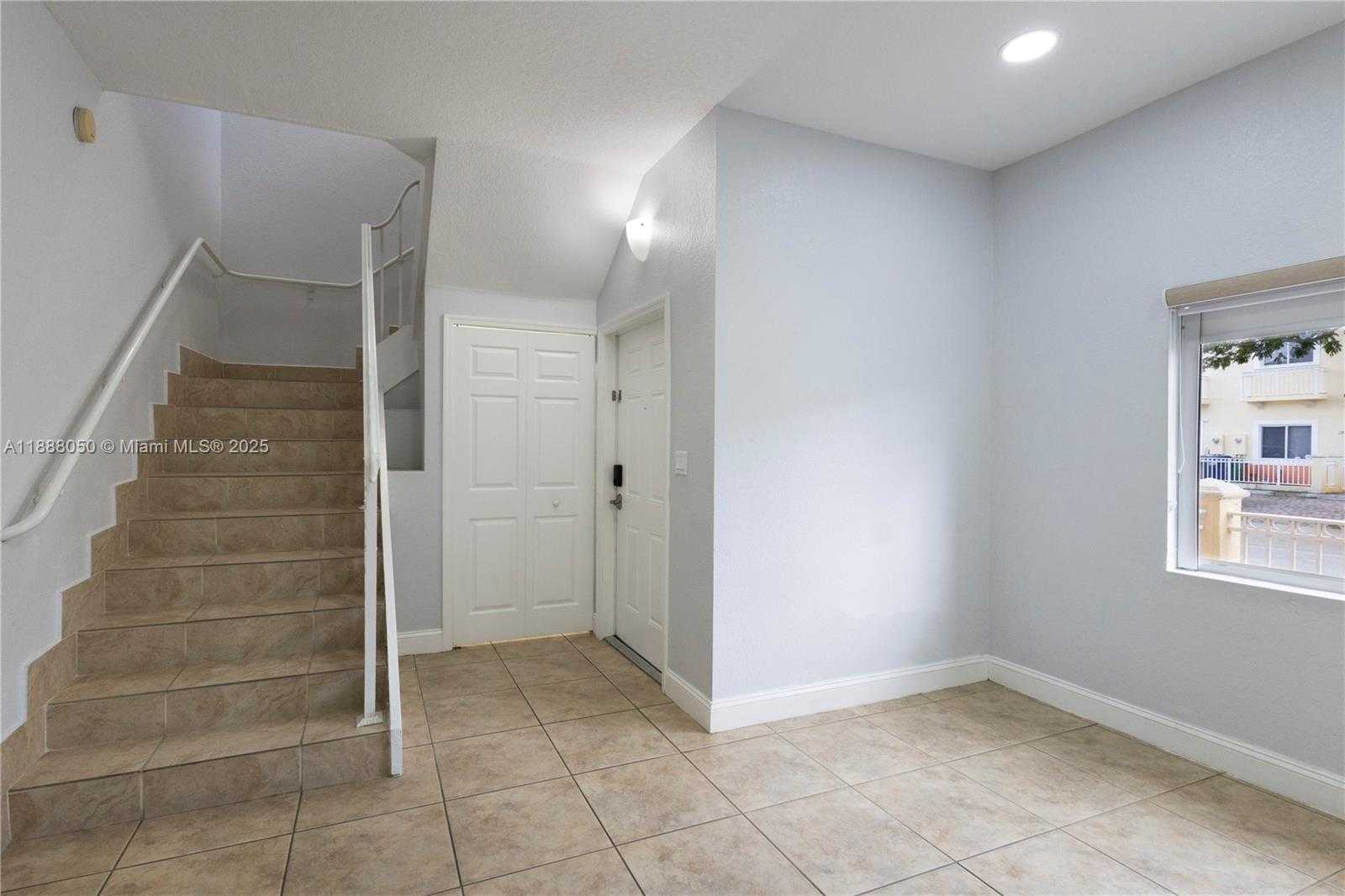 Small Image of 18038 NORTH WEST 74TH CT, Hialeah Number 15