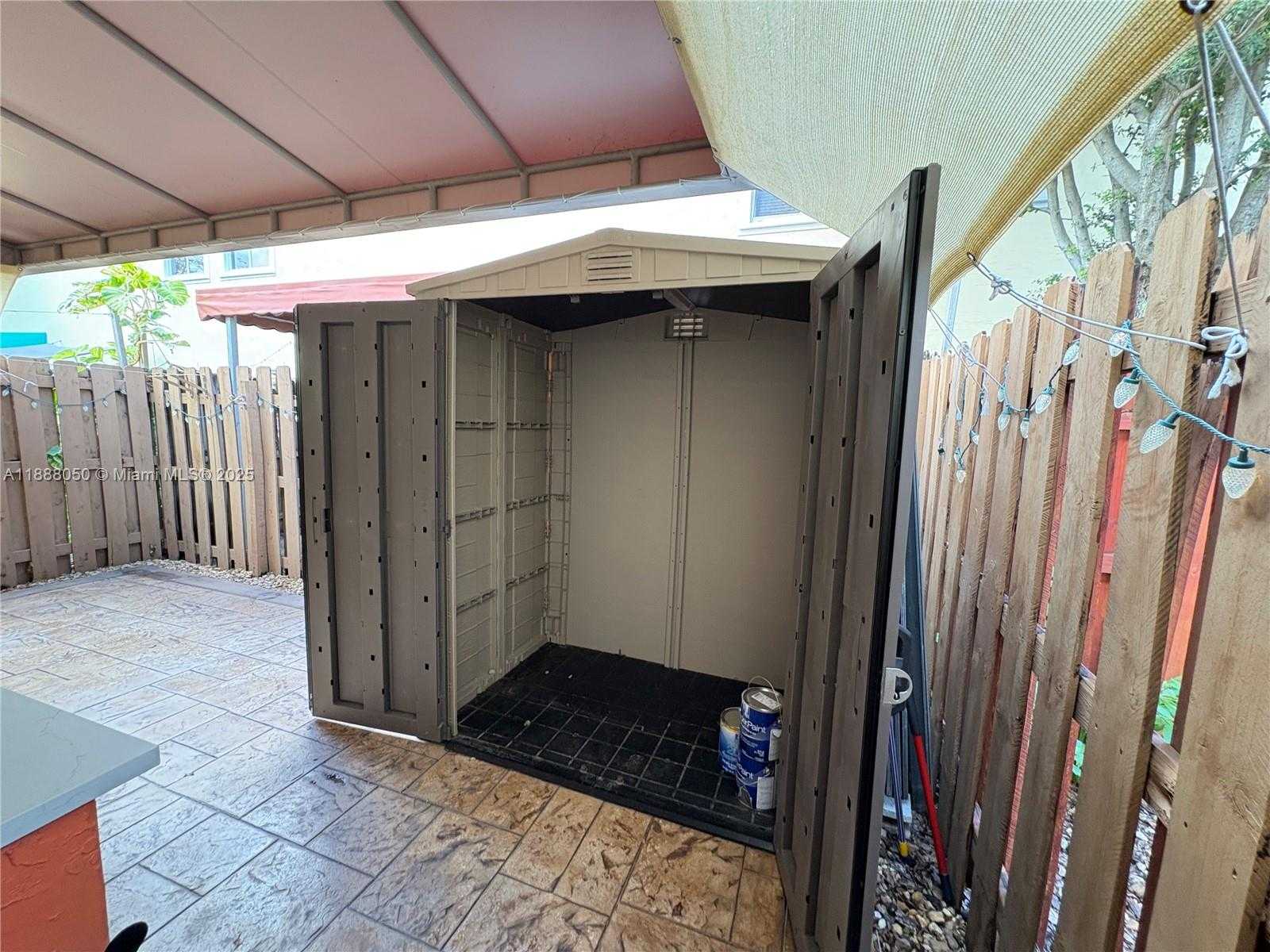 Small Image of 18038 NORTH WEST 74TH CT, Hialeah Number 28