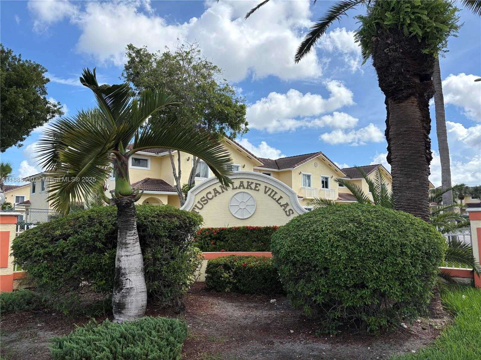 Small Image of 18038 NORTH WEST 74TH CT, Hialeah Number 30