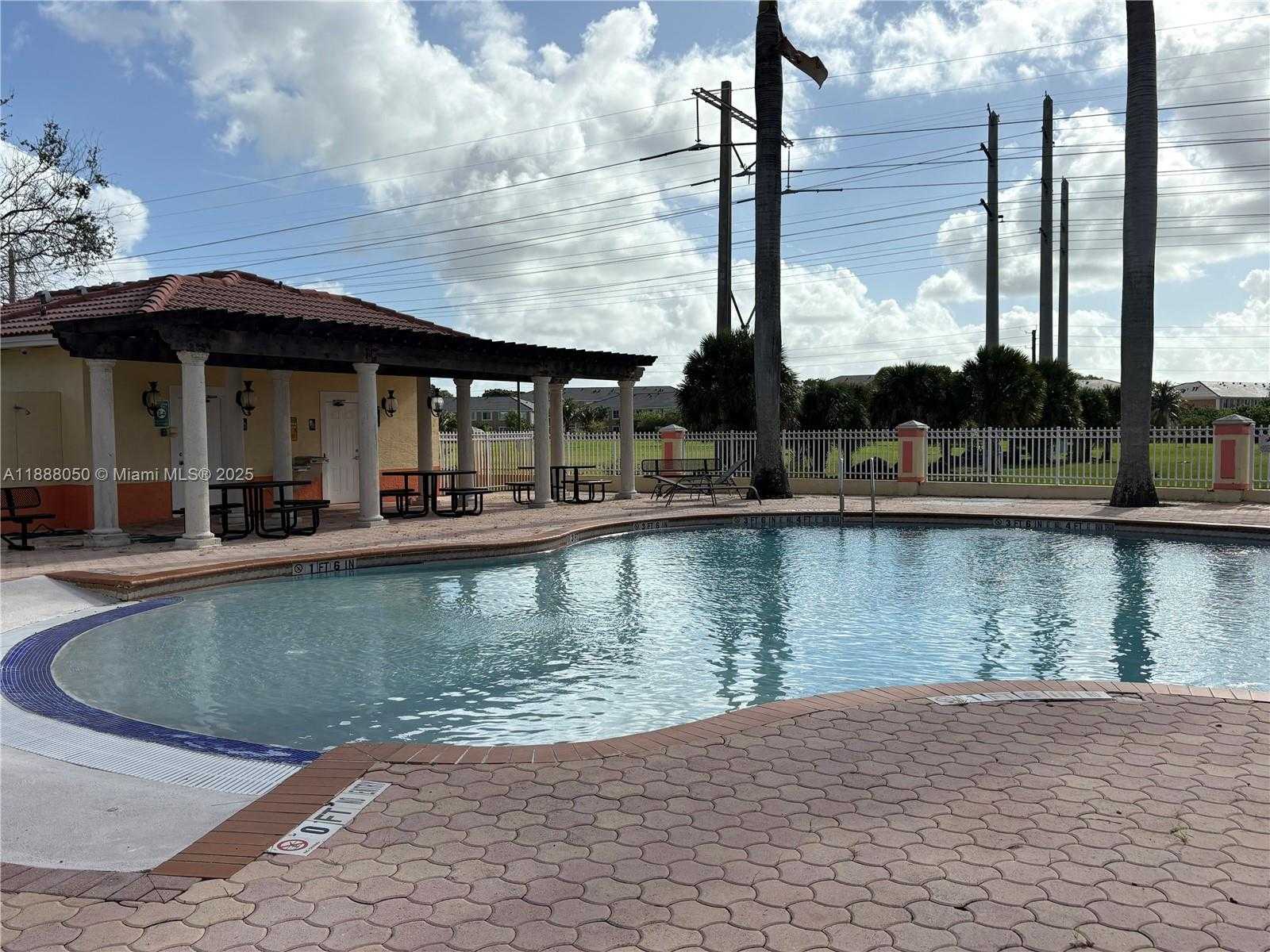 Small Image of 18038 NORTH WEST 74TH CT, Hialeah Number 34