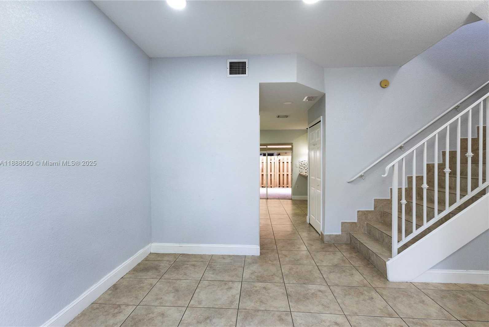 Small Image of 18038 NORTH WEST 74TH CT, Hialeah Number 6