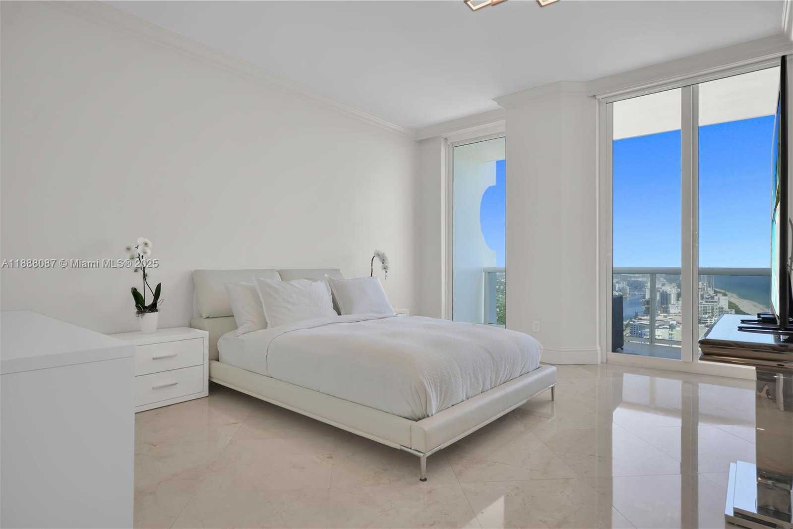 Small Image of 4779 COLLINS AVE #PH4301, Miami Beach Number 20