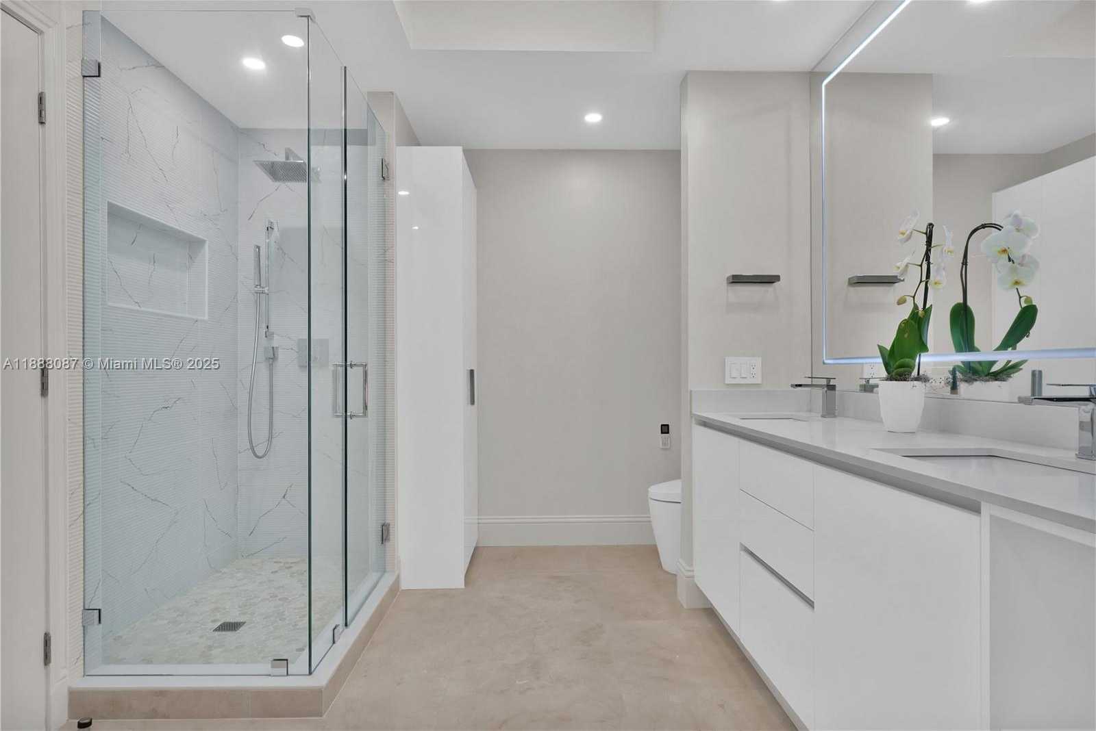 Small Image of 4779 COLLINS AVE #PH4301, Miami Beach Number 24
