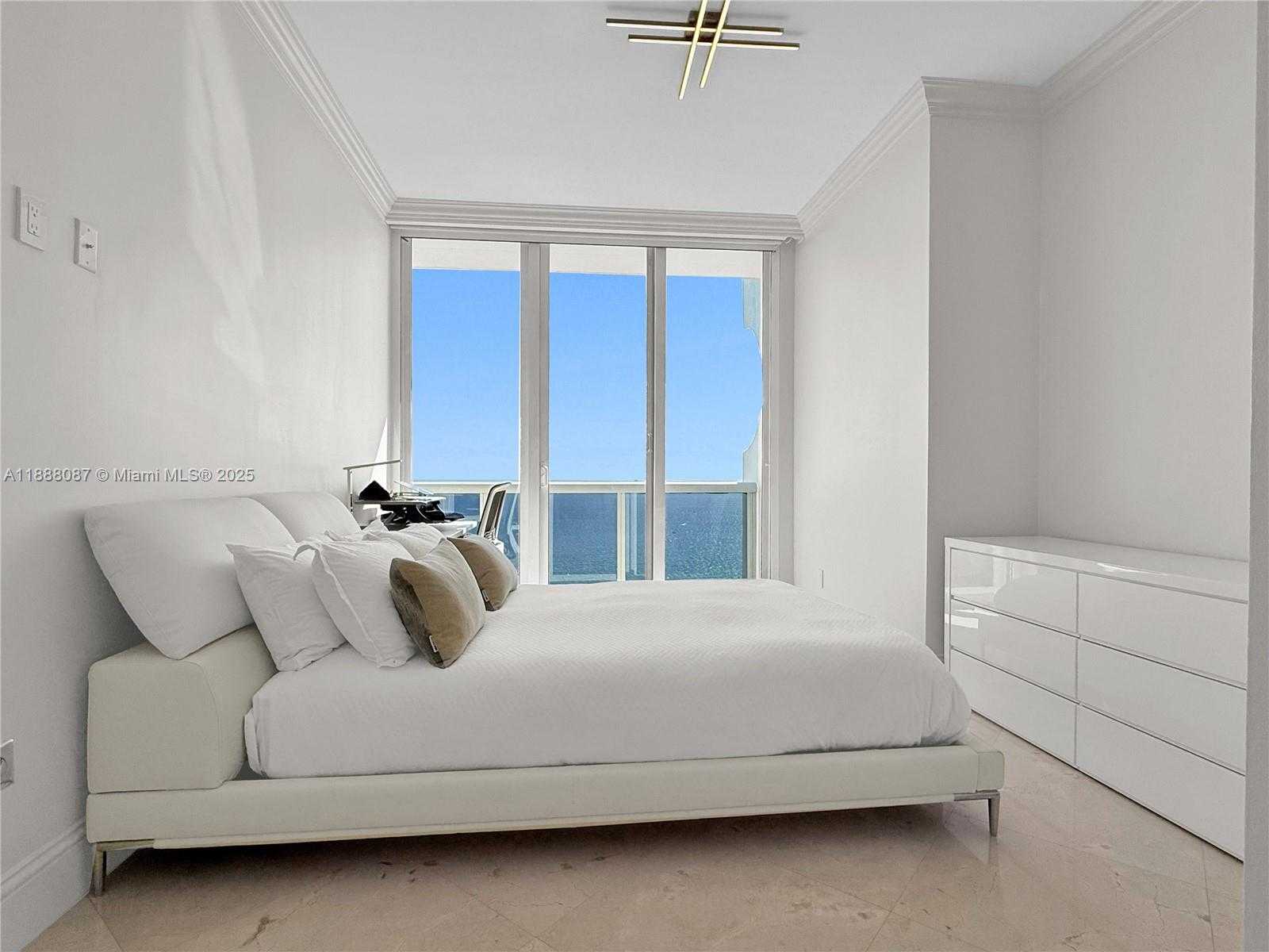 Small Image of 4779 COLLINS AVE #PH4301, Miami Beach Number 30