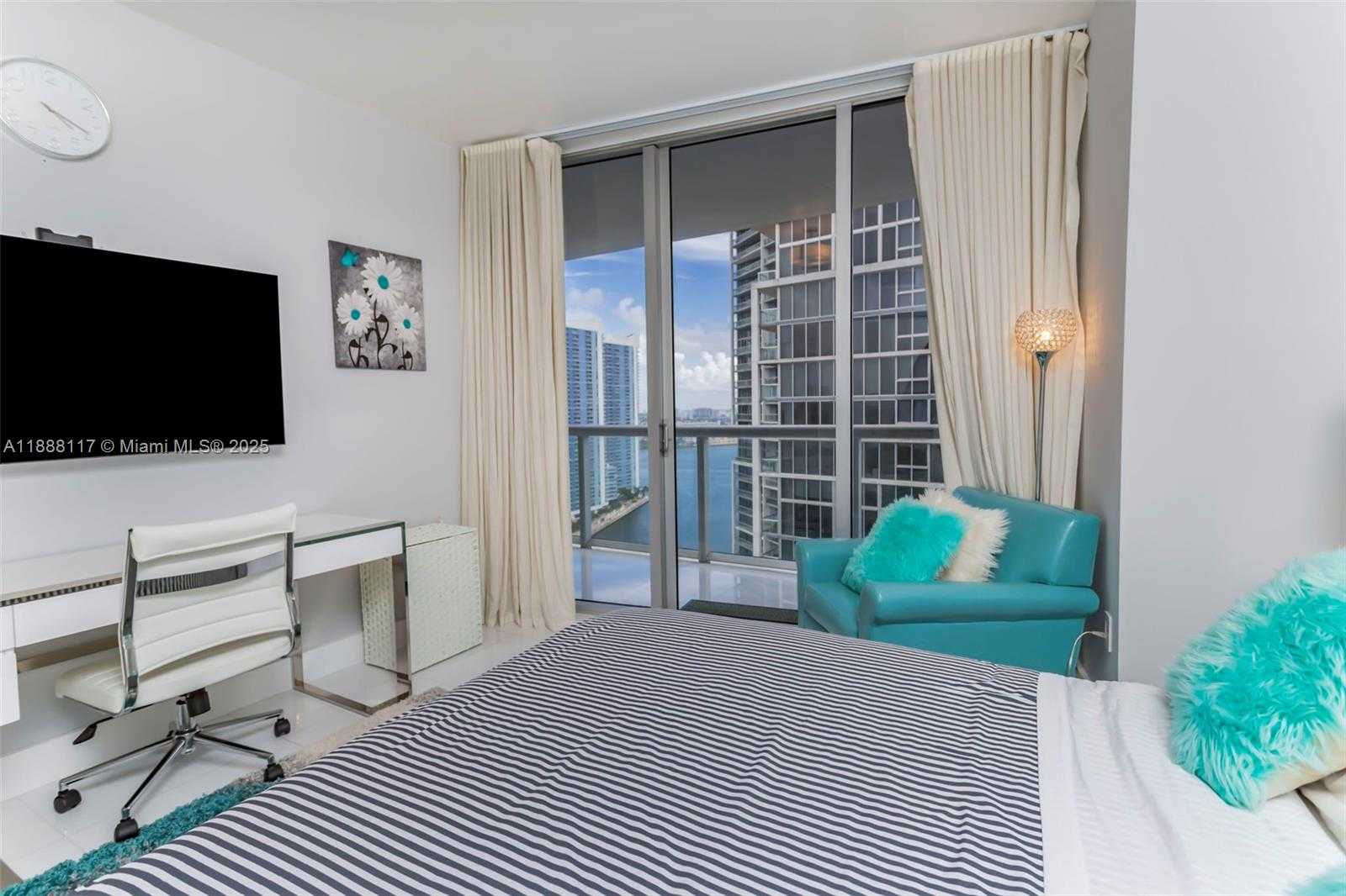 Small Image of 485 BRICKELL AVE #2502, Miami Number 15