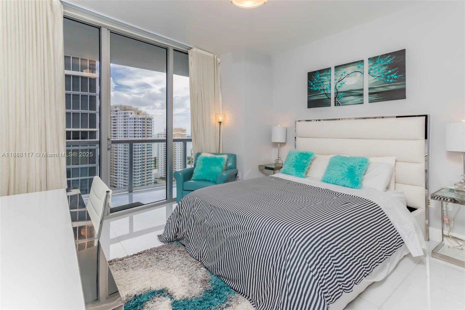 Small Image of 485 BRICKELL AVE #2502, Miami Number 16
