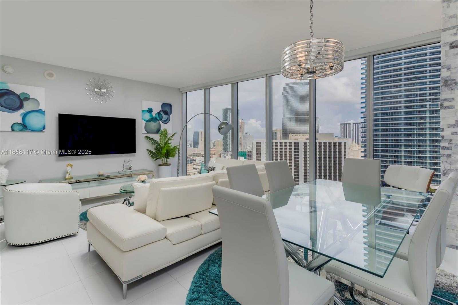 Small Image of 485 BRICKELL AVE #2502, Miami Number 4