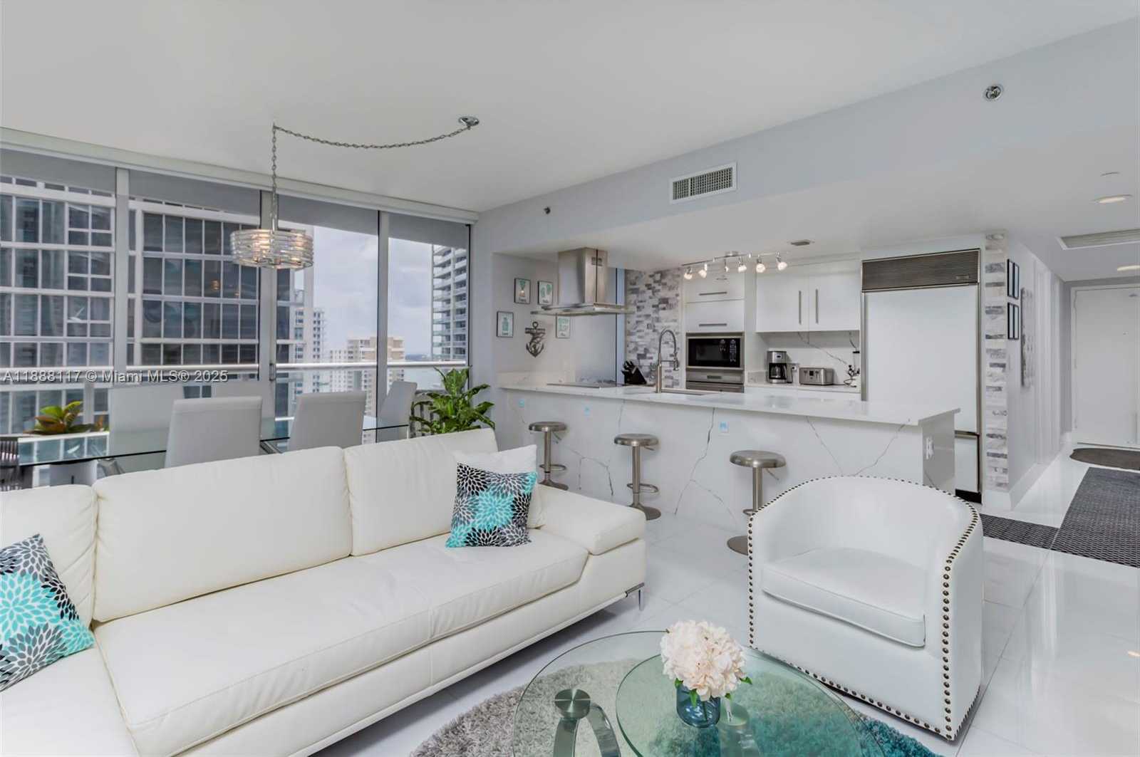 Small Image of 485 BRICKELL AVE #2502, Miami Number 9