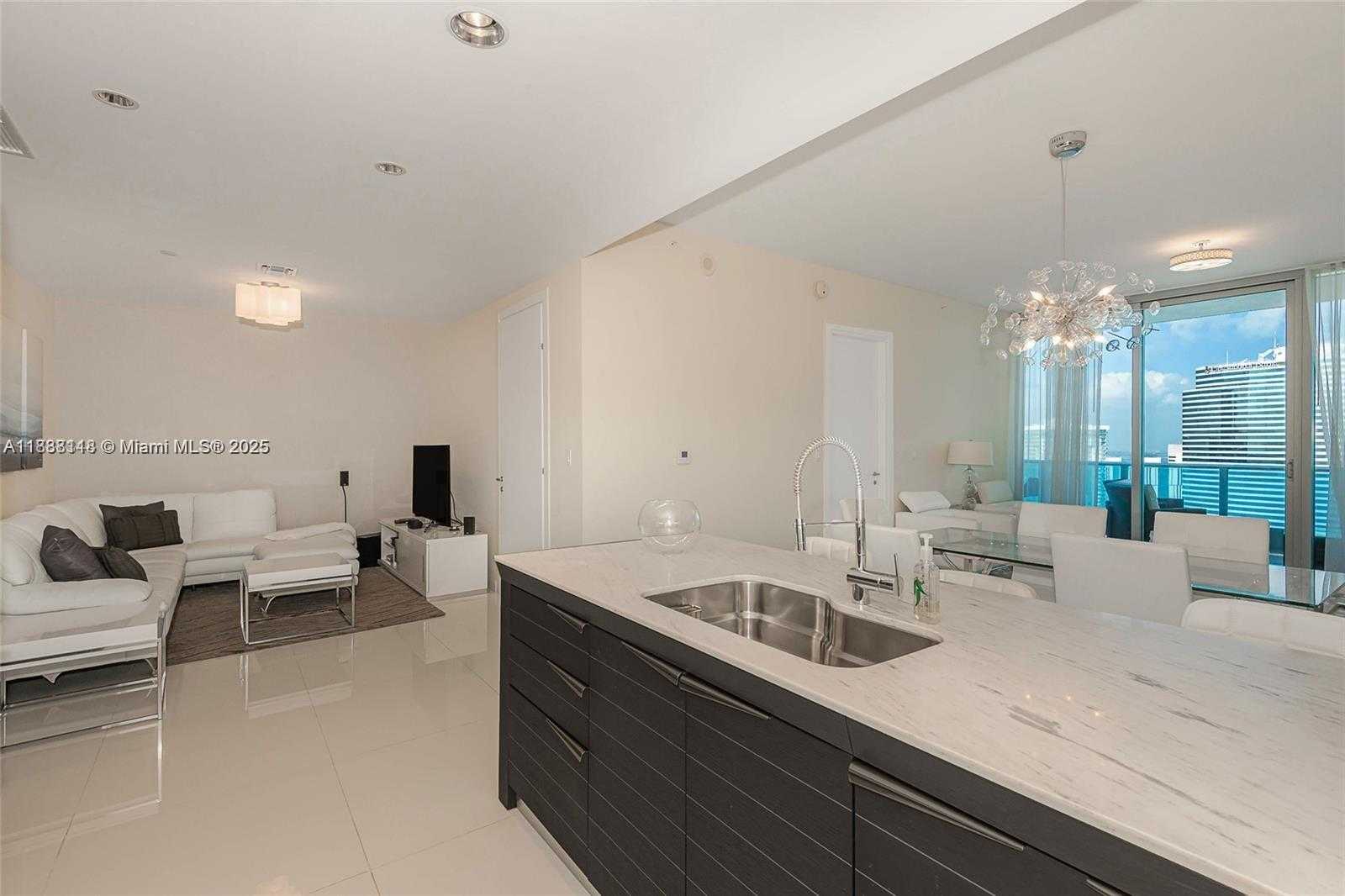 Small Image of 200 BISCAYNE BOULEVARD WAY #5109, Miami Number 2