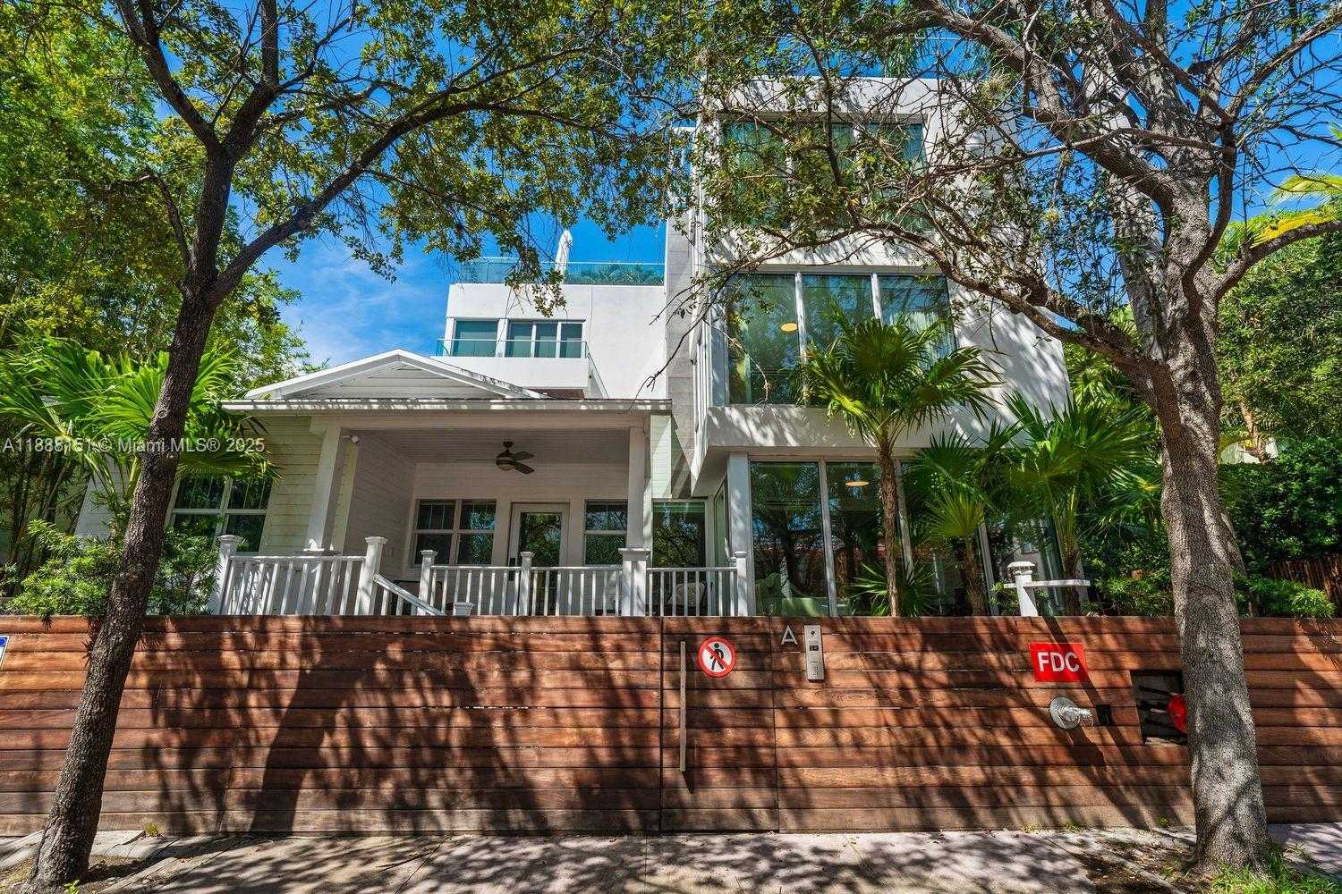 Small Image of 234 WASHINGTON AVE #A, Miami Beach Number 20