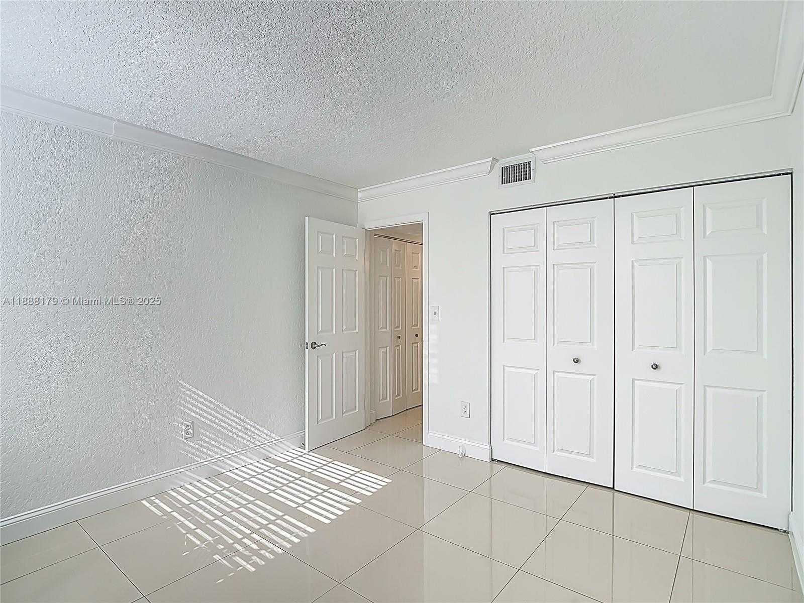 Small Image of 3552 MAGELLAN CIR #122, Aventura Number 31