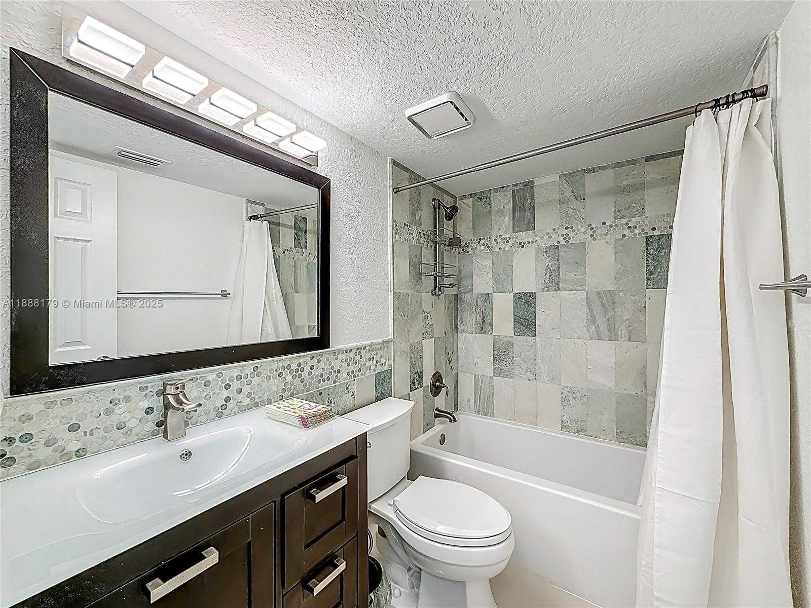 Small Image of 3552 MAGELLAN CIR #122, Aventura Number 32