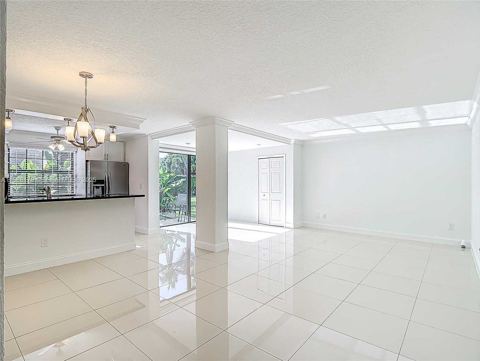 Small Image of 3552 MAGELLAN CIR #122, Aventura Number 50