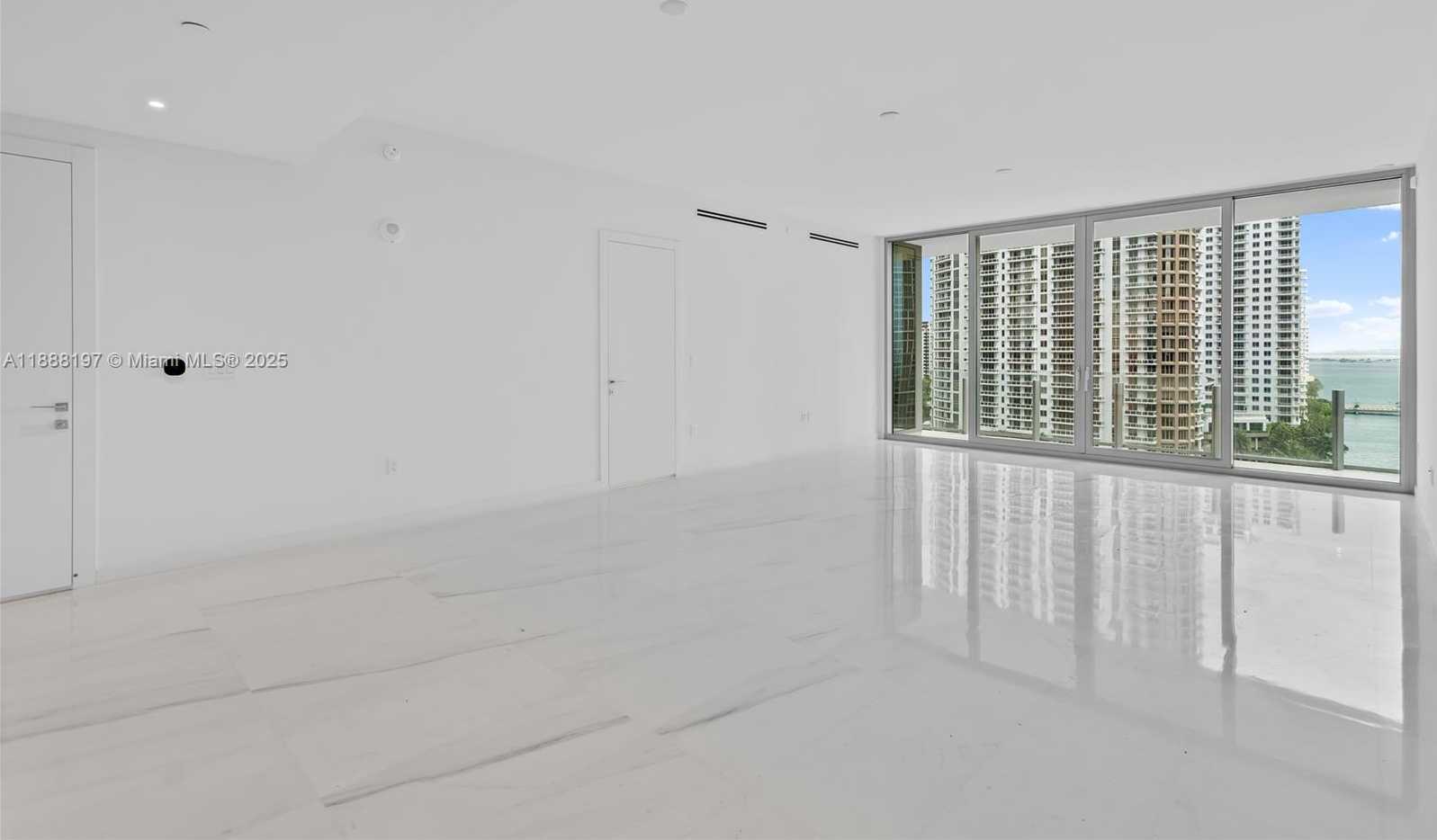 Small Image of 300 BISCAYNE BLVD WAY #1103, Miami Number 2