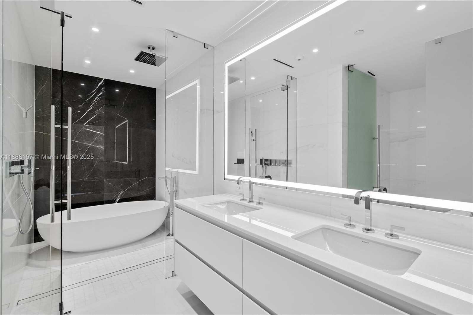 Small Image of 300 BISCAYNE BLVD WAY #1103, Miami Number 22