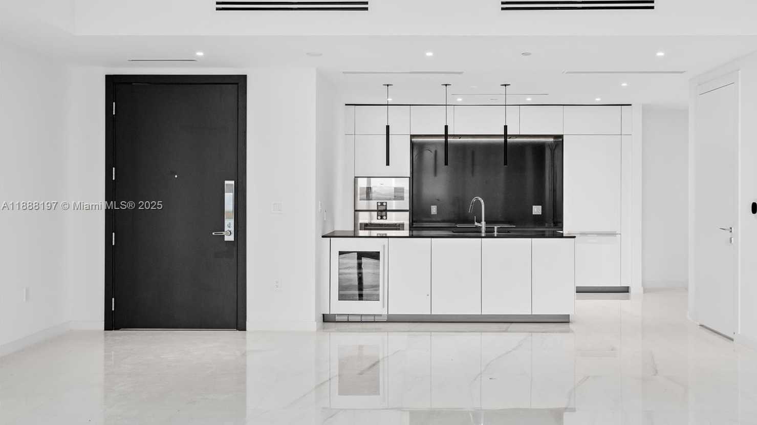 Small Image of 300 BISCAYNE BLVD WAY #1103, Miami Number 3