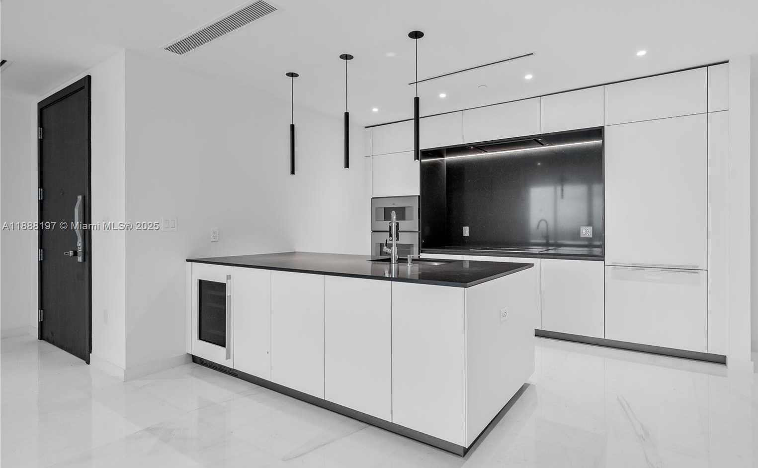 Small Image of 300 BISCAYNE BLVD WAY #1103, Miami Number 5