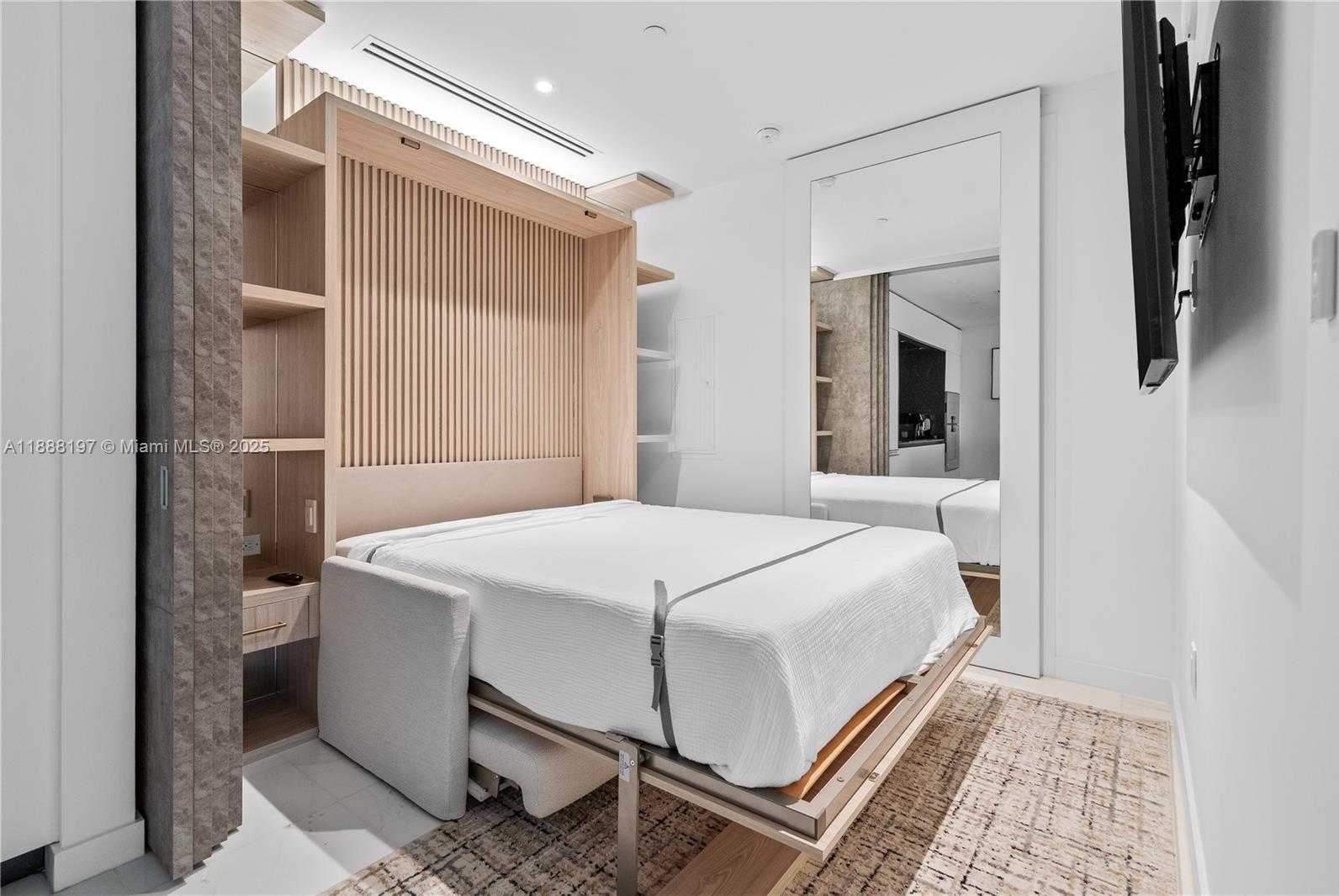 Small Image of 300 BISCAYNE BLVD WAY #1103, Miami Number 8
