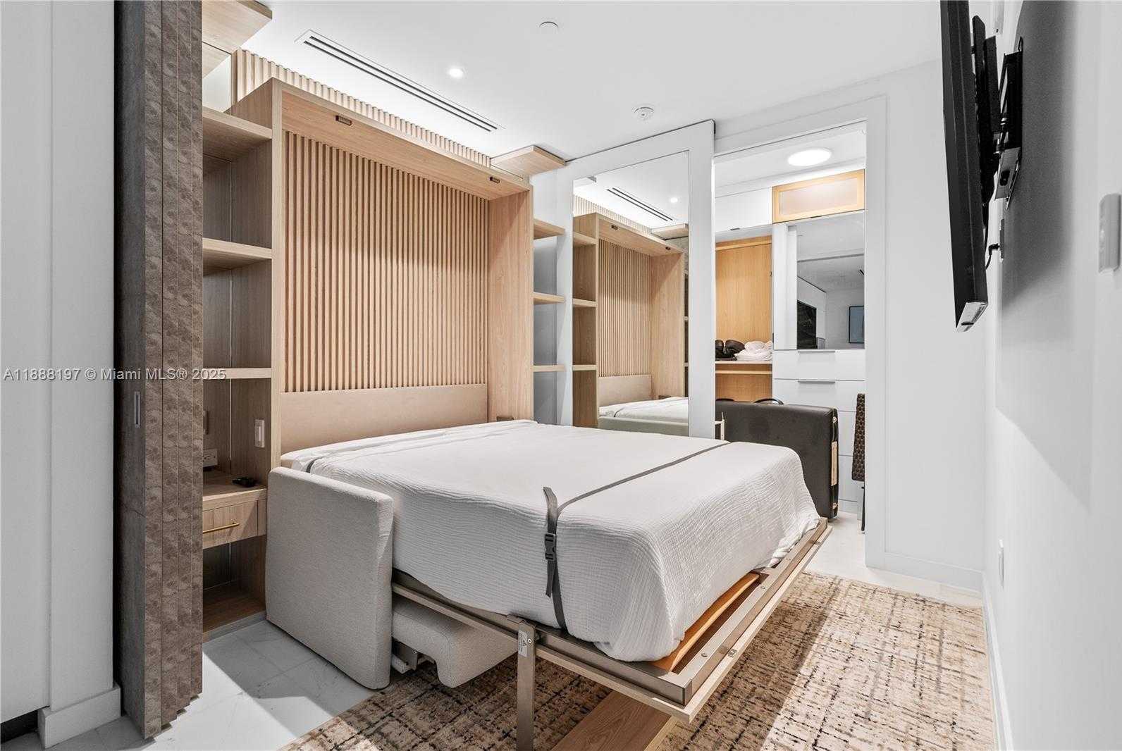 Small Image of 300 BISCAYNE BLVD WAY #1103, Miami Number 9