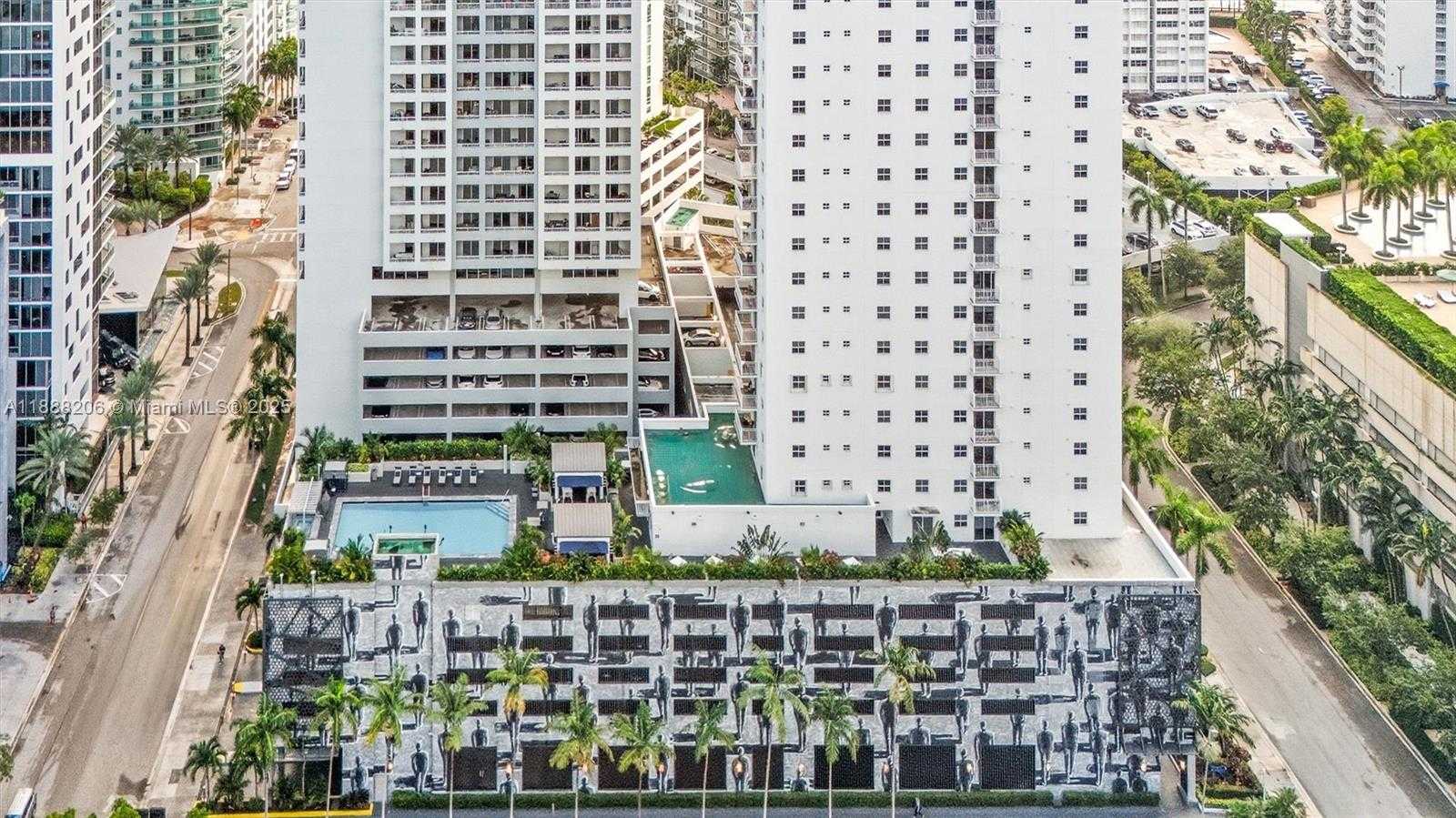 Small Image of 185 SOUTH EAST 14 TER #1709, Miami Number 29