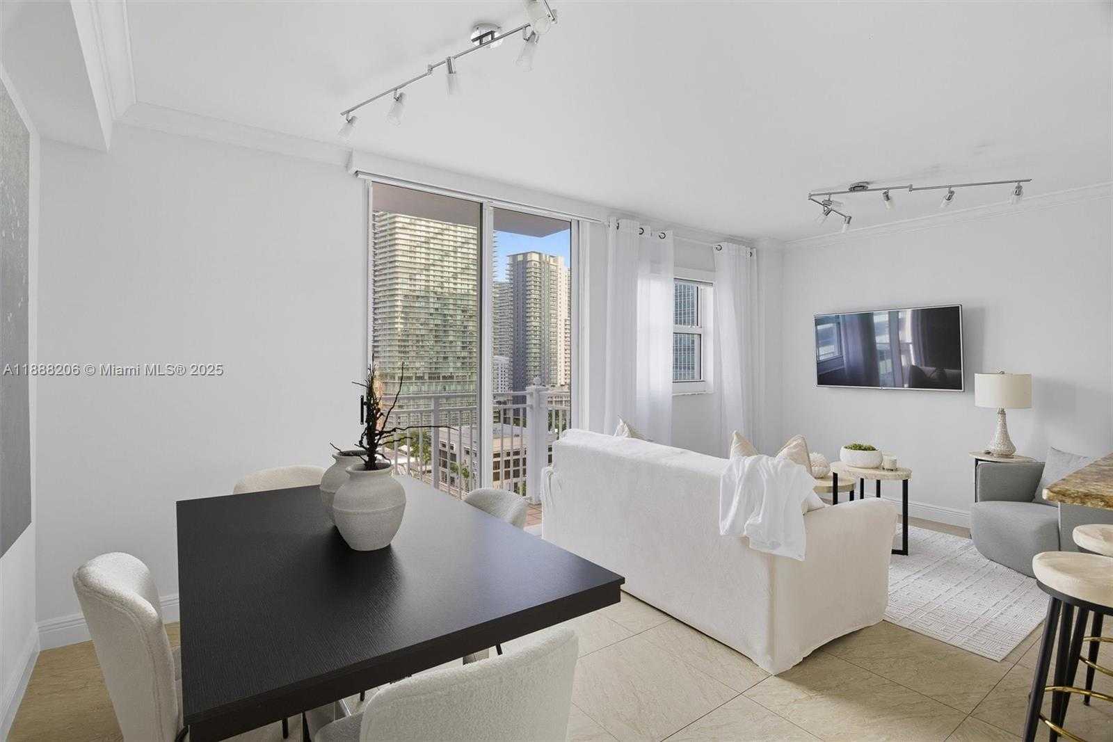 Small Image of 185 SOUTH EAST 14 TER #1709, Miami Number 3