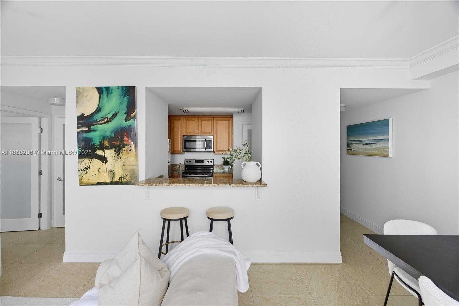 Small Image of 185 SOUTH EAST 14 TER #1709, Miami Number 6