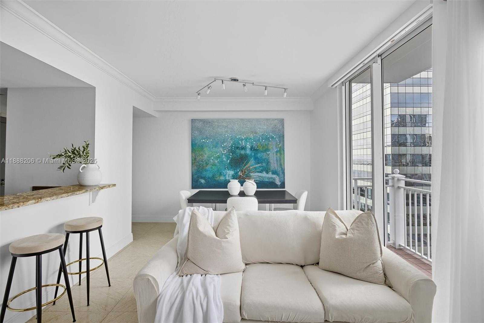 Small Image of 185 SOUTH EAST 14 TER #1709, Miami Number 7