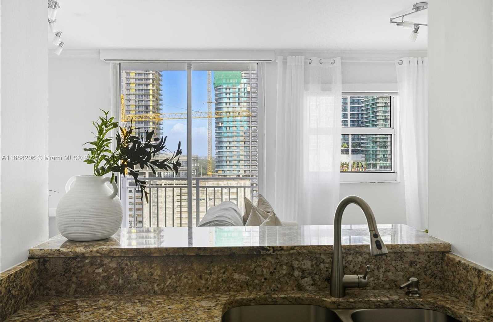 Small Image of 185 SOUTH EAST 14 TER #1709, Miami Number 9