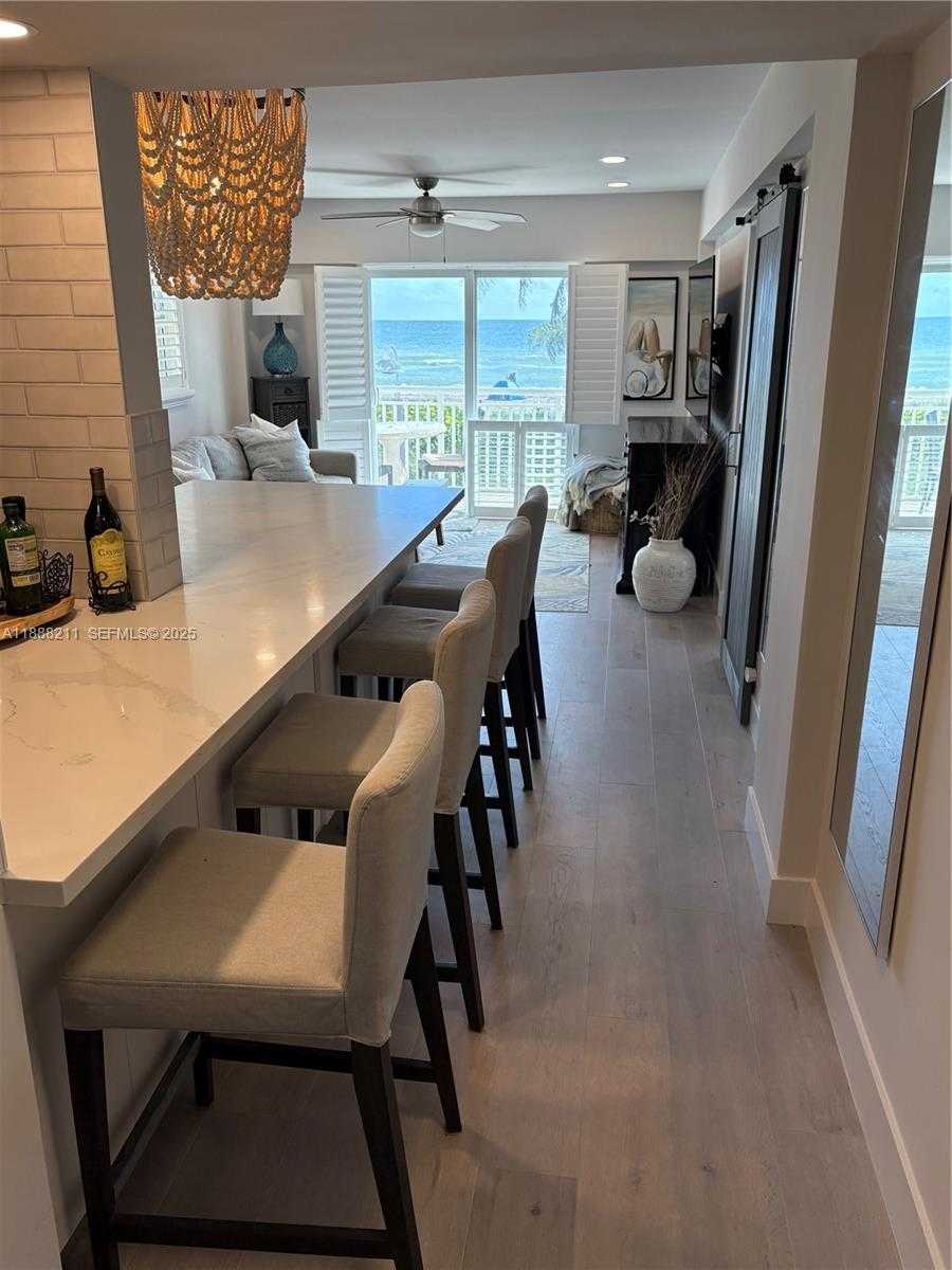 Small Image of 901 SOUTH SURF RD #208, Hollywood Number 1