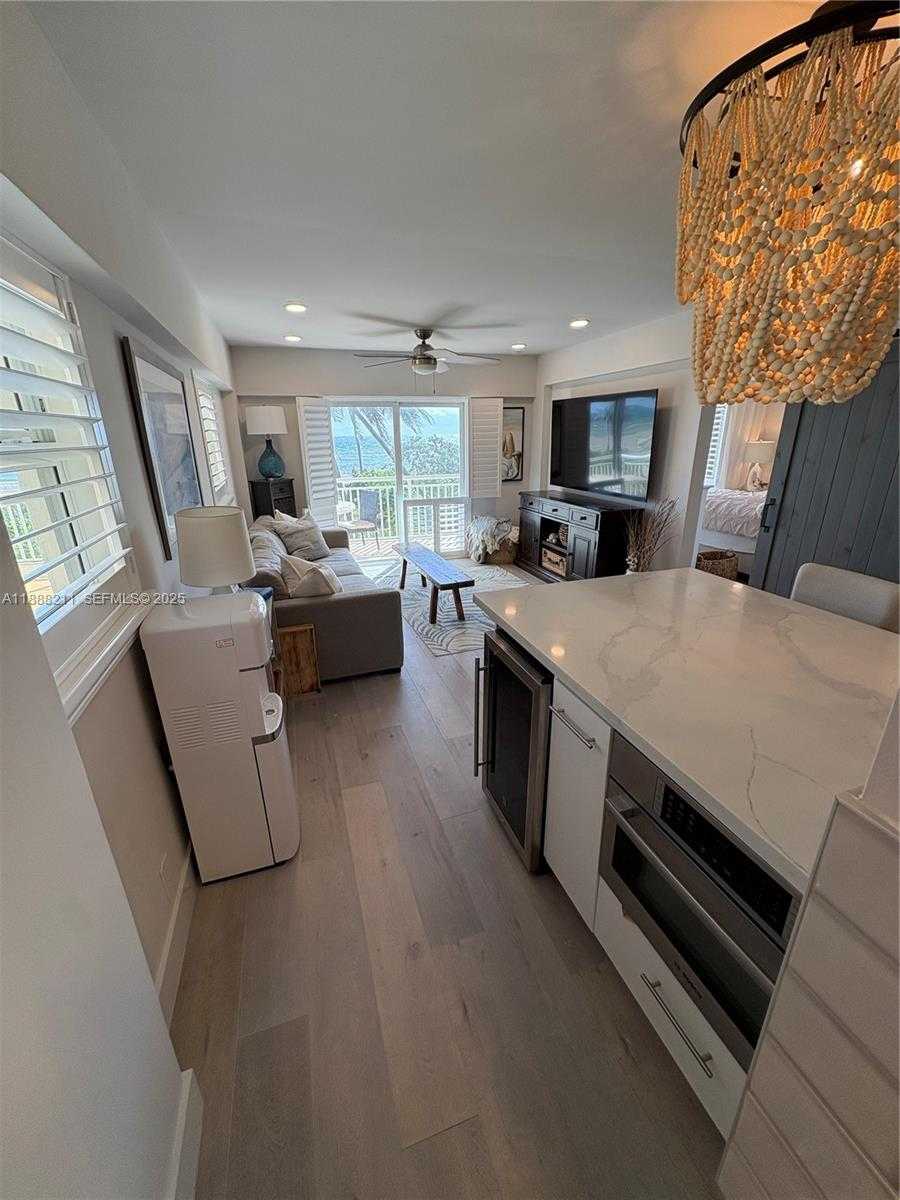 Small Image of 901 SOUTH SURF RD #208, Hollywood Number 6